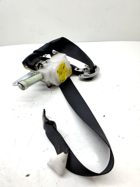 Cinturon seguridad delantero derecho TOYOTA AURIS 2