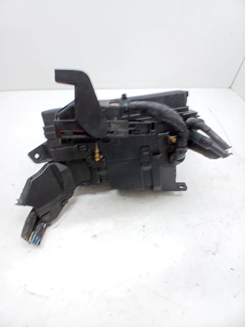 Caja reles / fusibles TOYOTA AURIS 2
