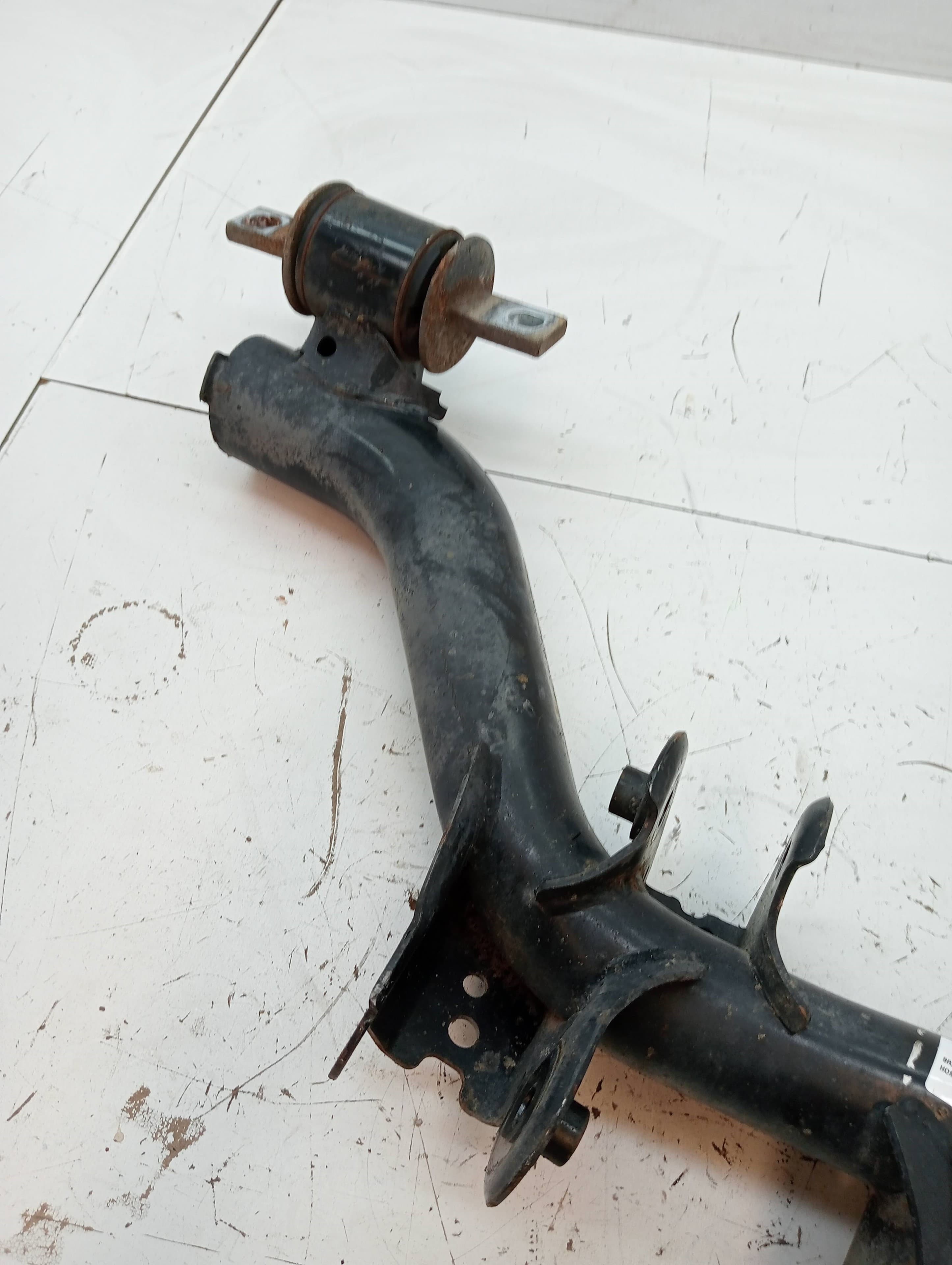 Brazo suspension inferior trasero izquierdo HONDA CR-V (RE) 3