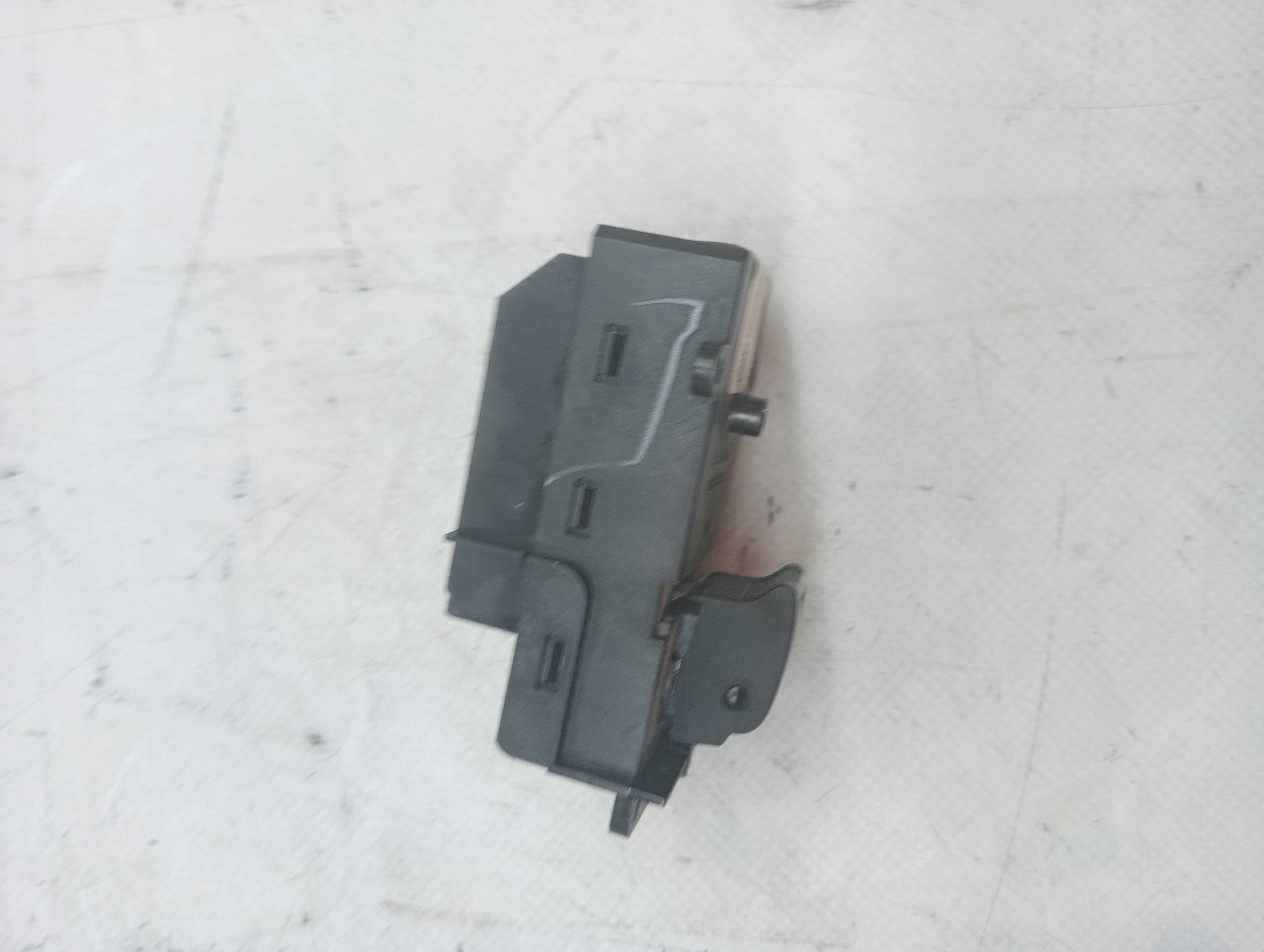 Mando elevalunas delantero derecho HONDA CR-V (RE) 3