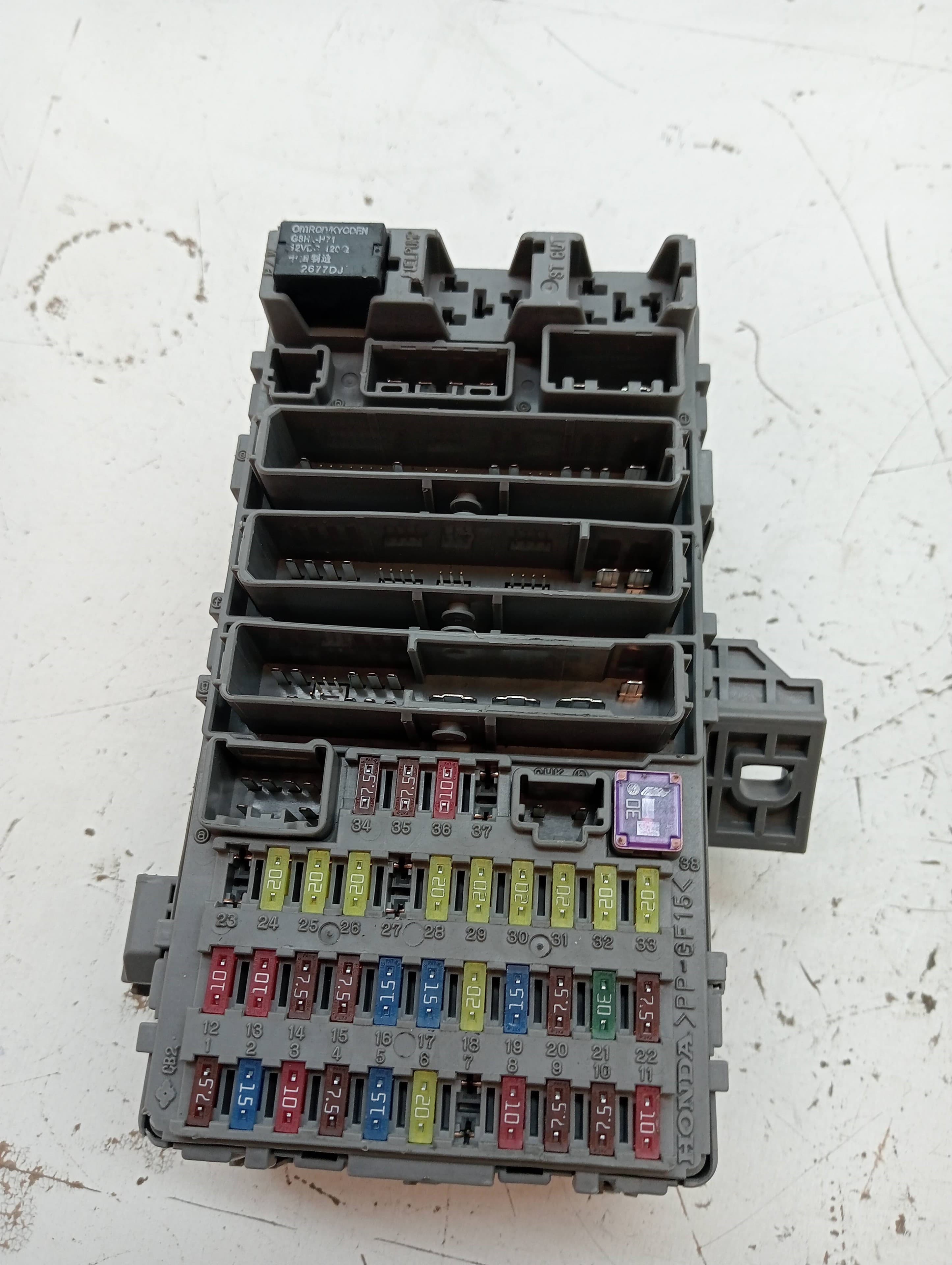 Caja reles / fusibles HONDA CR-V (RE) 3
