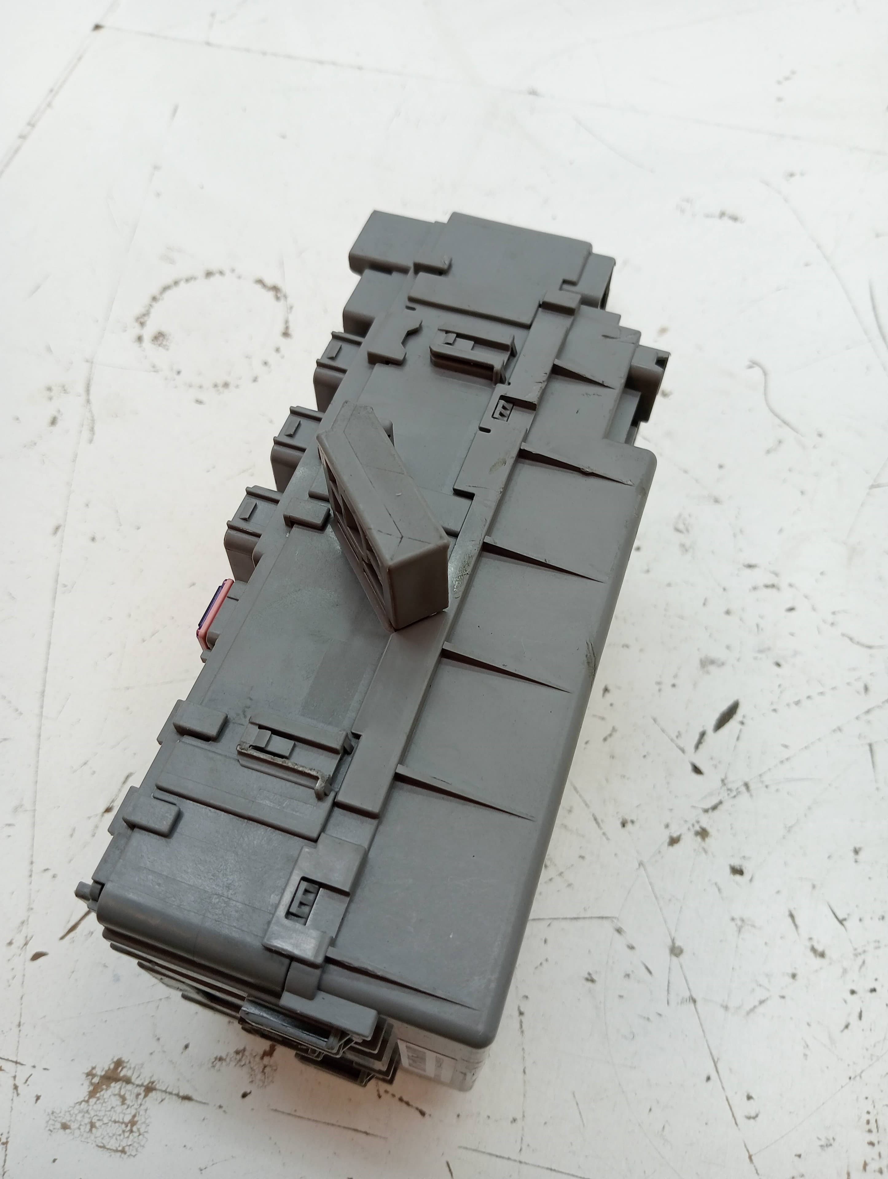 Caja reles / fusibles HONDA CR-V (RE) 2