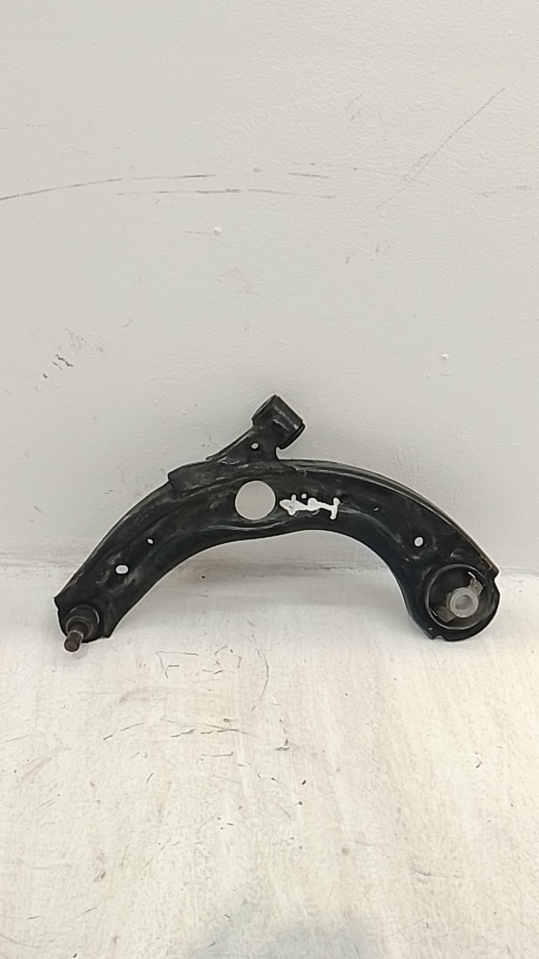 Brazo suspension inferior delantero izquierdo MAZDA 2