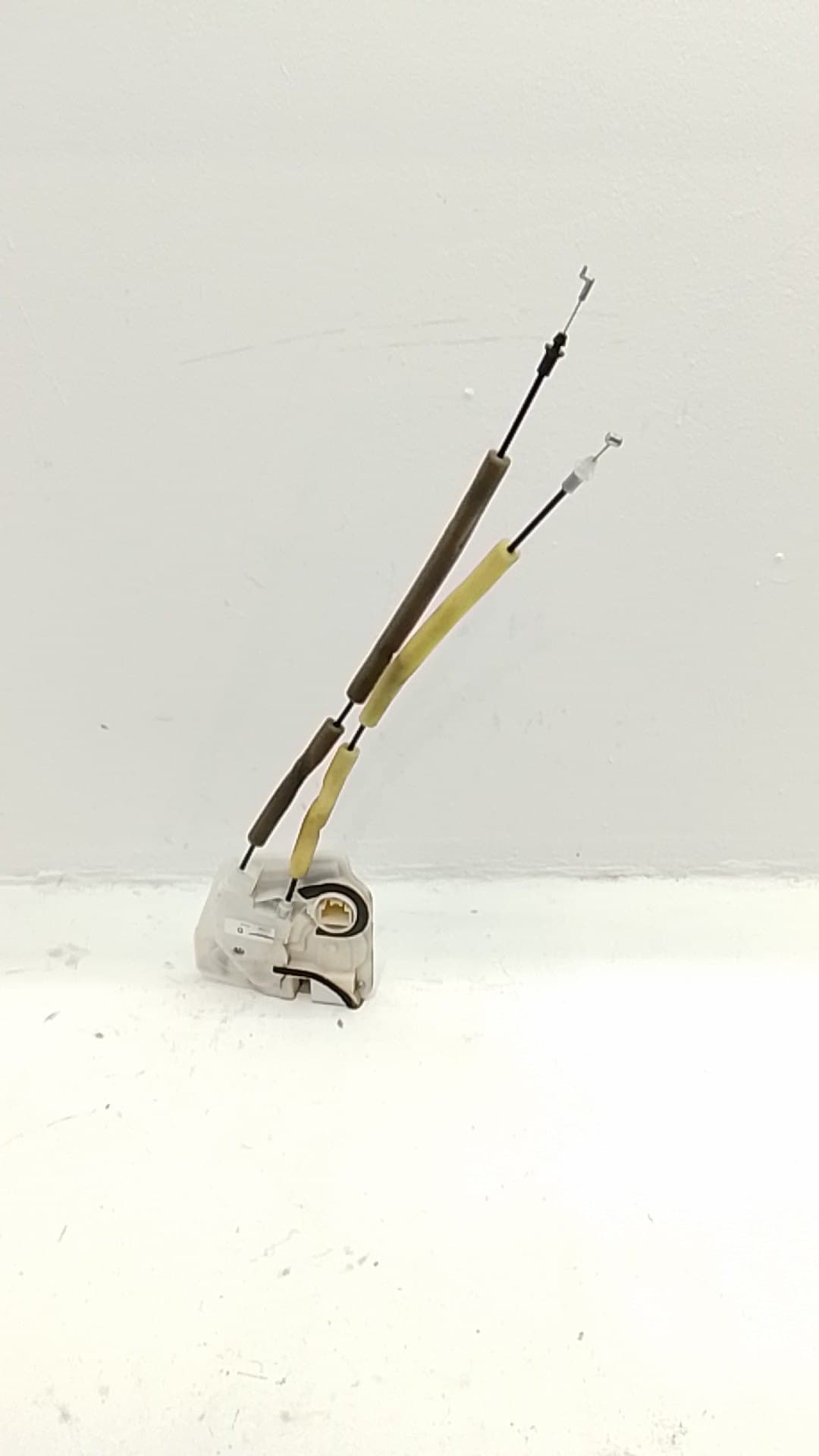 Cerradura puerta delantera derecha MAZDA 2