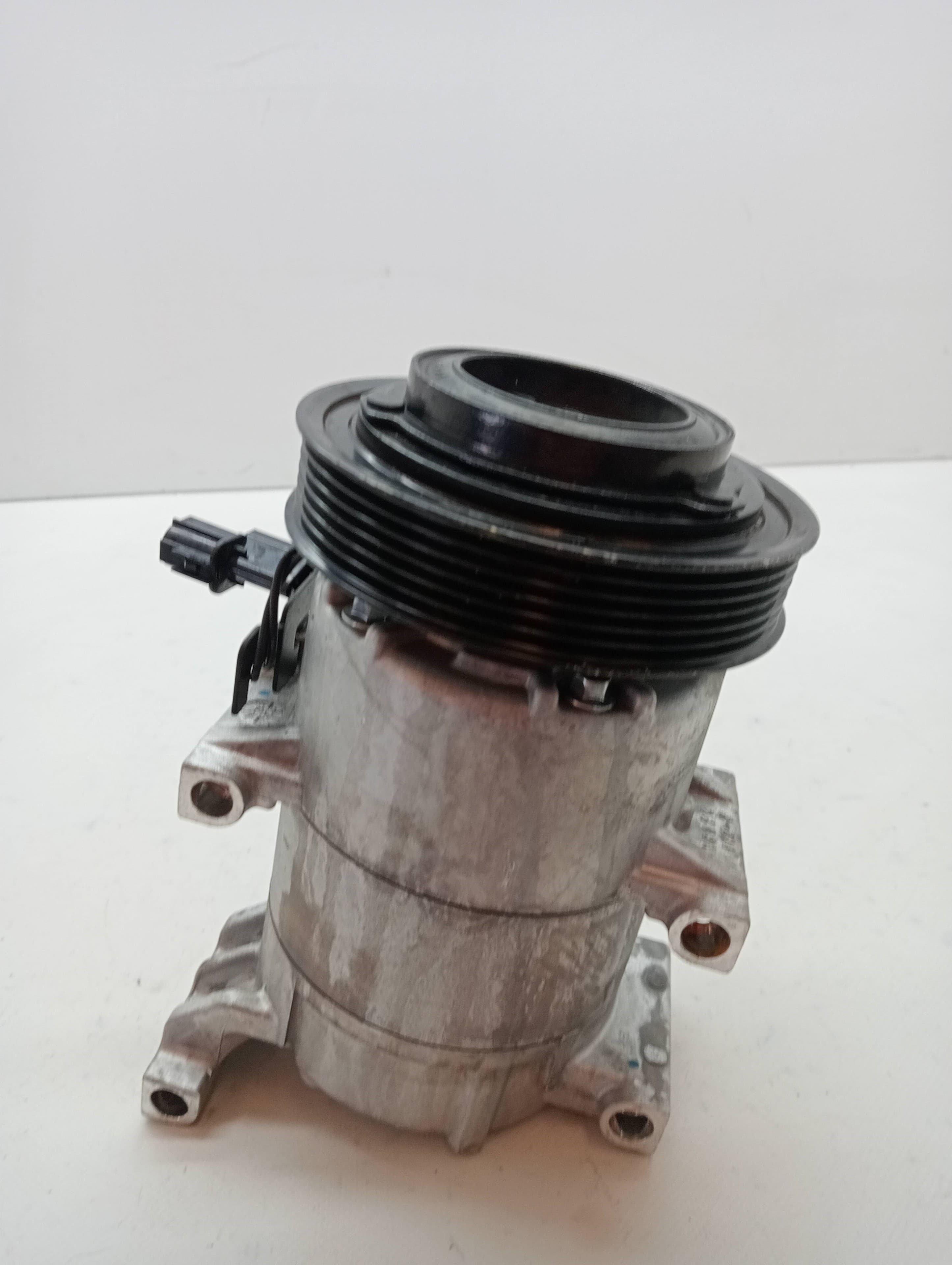 Recambio HYUNDAI IX20 ref. 977012K001 2