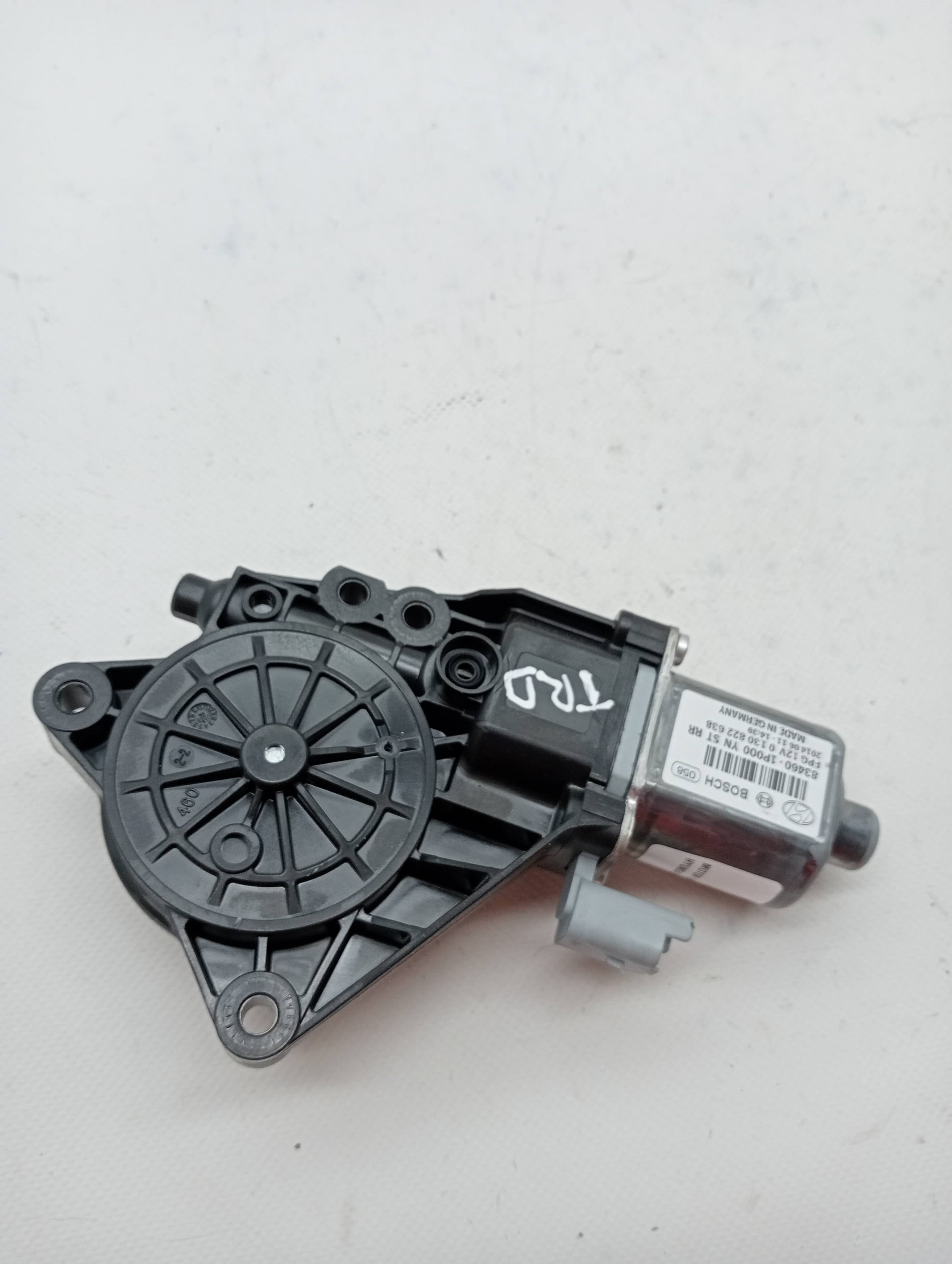Motor elevalunas trasero derecho HYUNDAI IX20 3