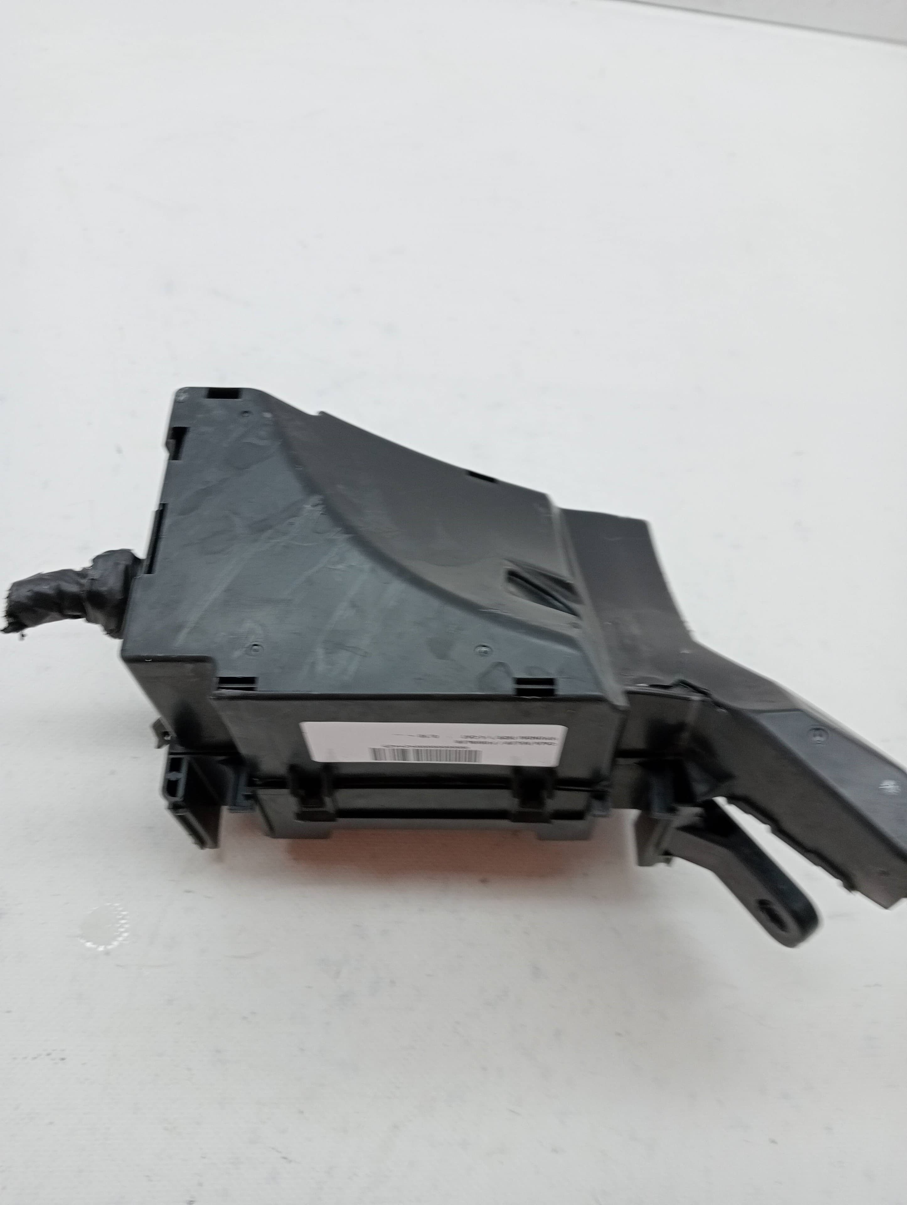 Caja reles / fusibles HYUNDAI IX20 2