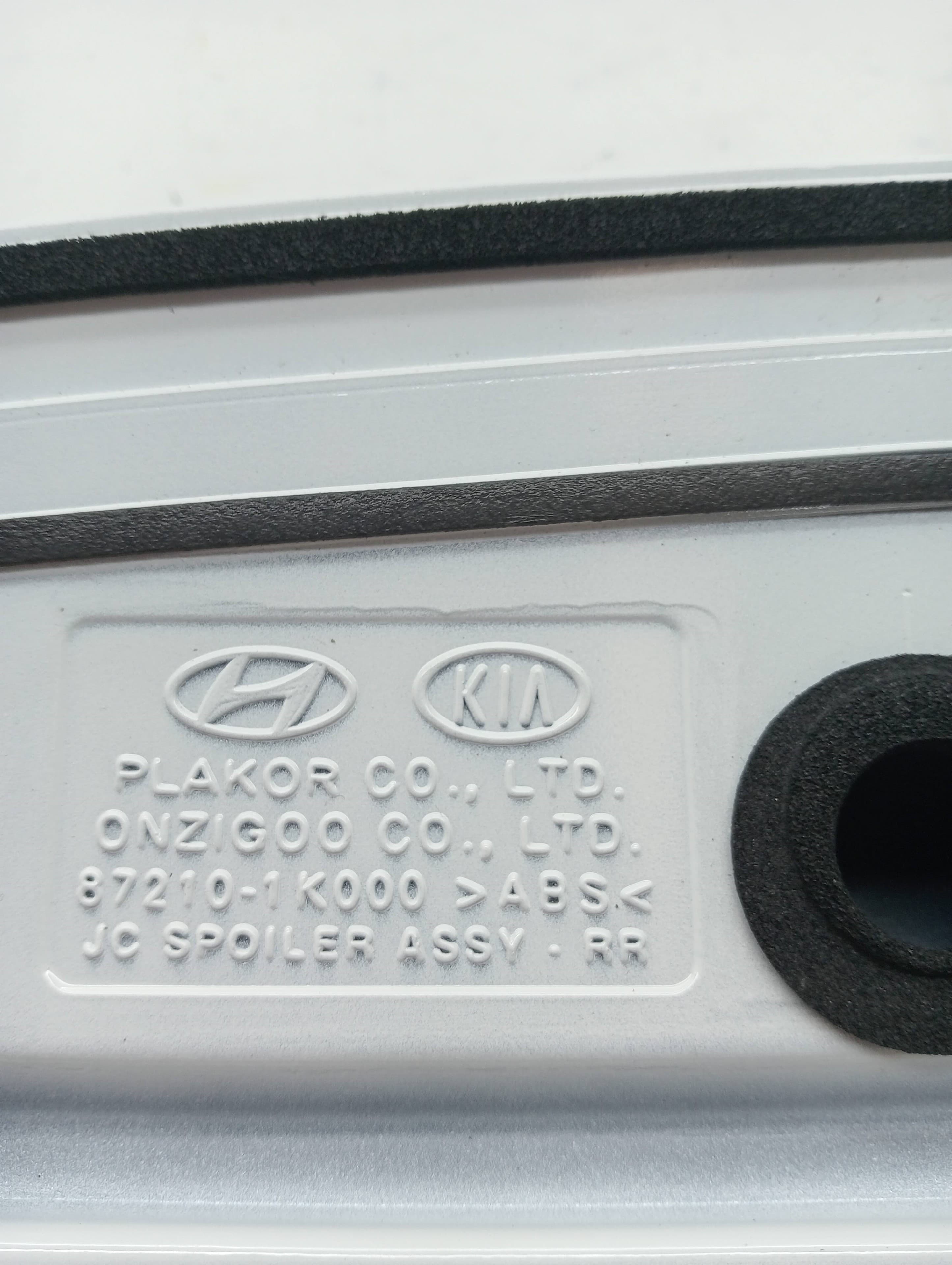 Aleron trasero HYUNDAI IX20 3