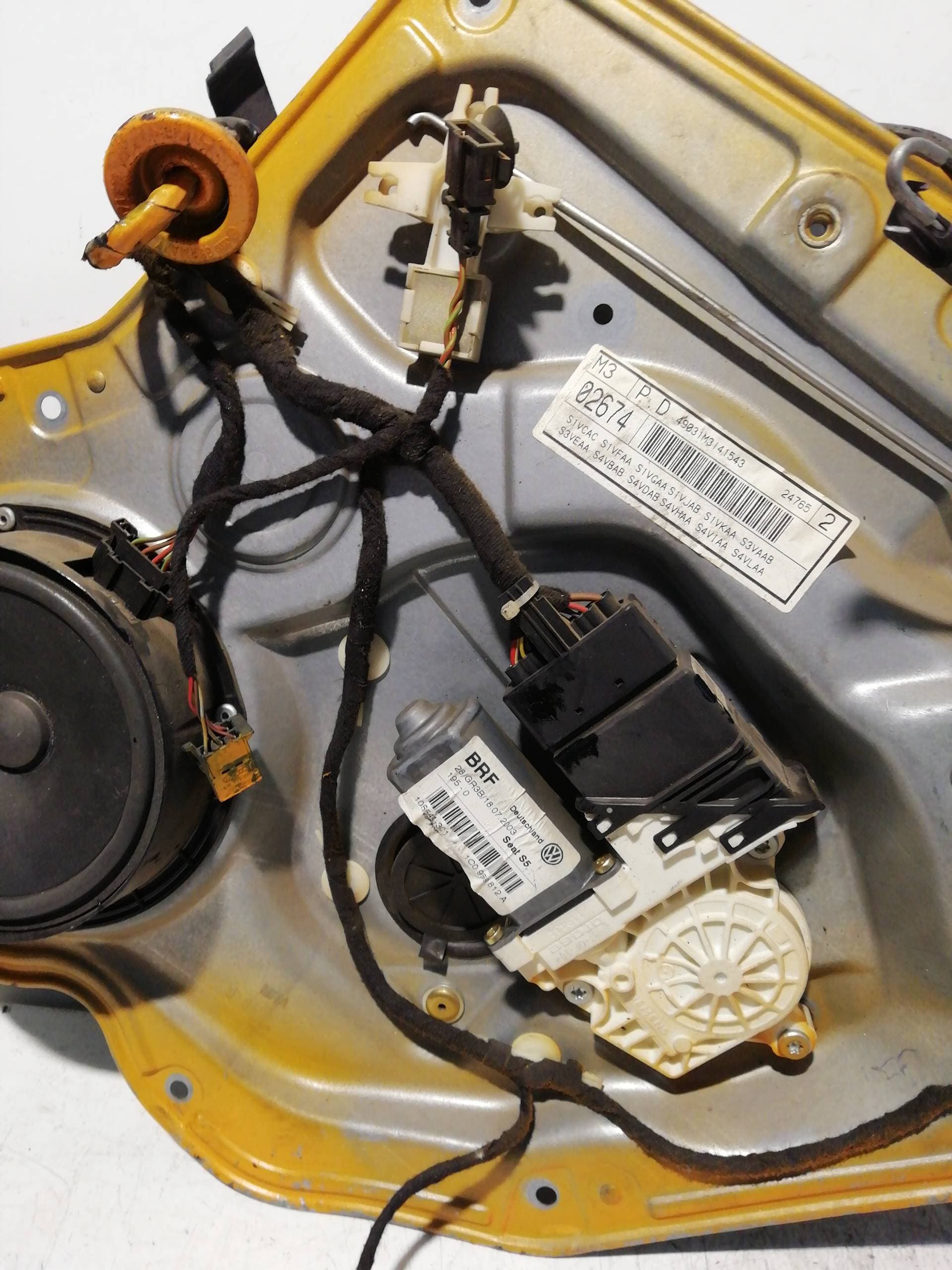 Elevalunas trasero derecho SEAT LEON (1M1)
