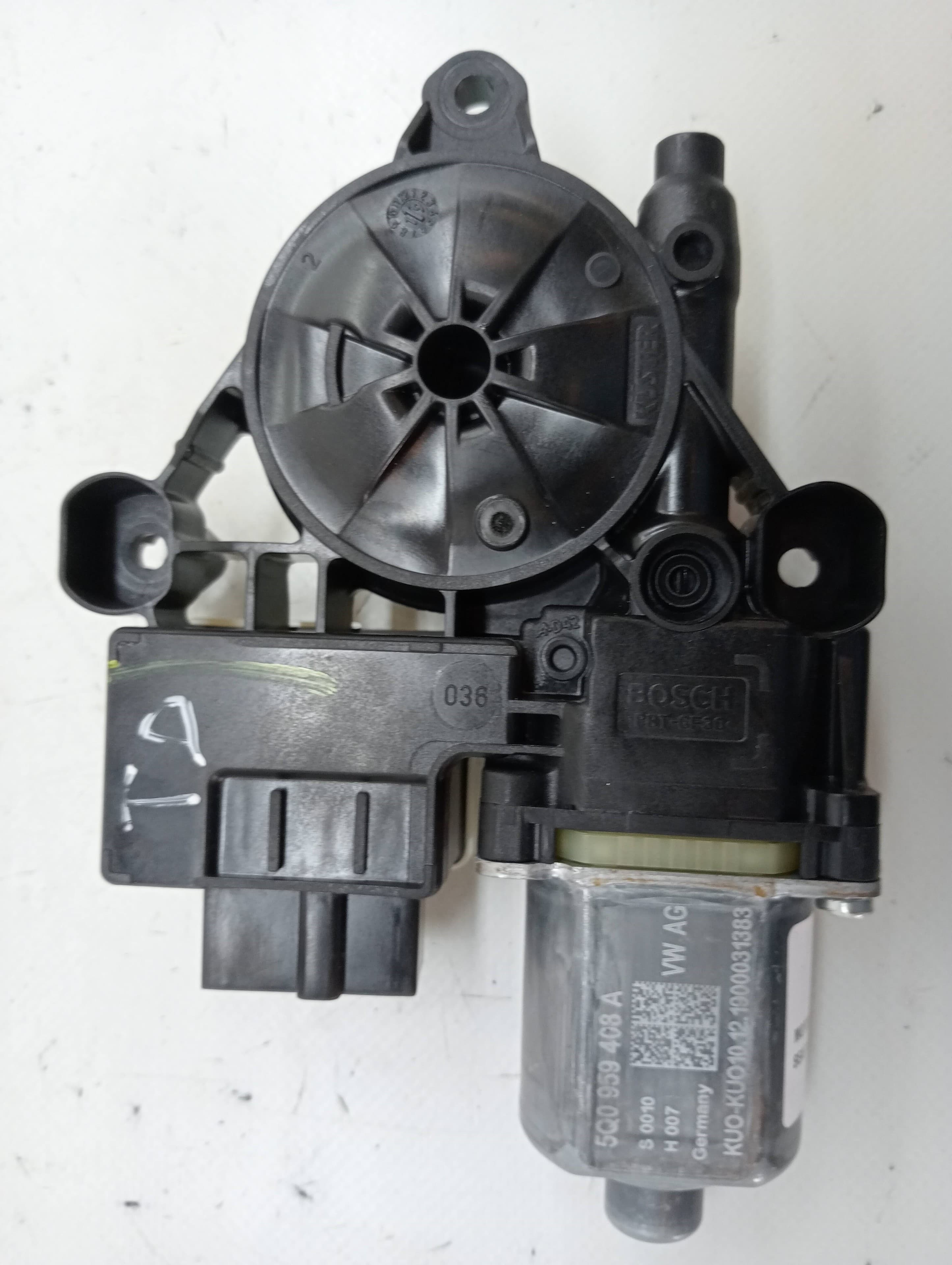 Motor elevalunas trasero derecho SEAT ATECA (KH7) 2