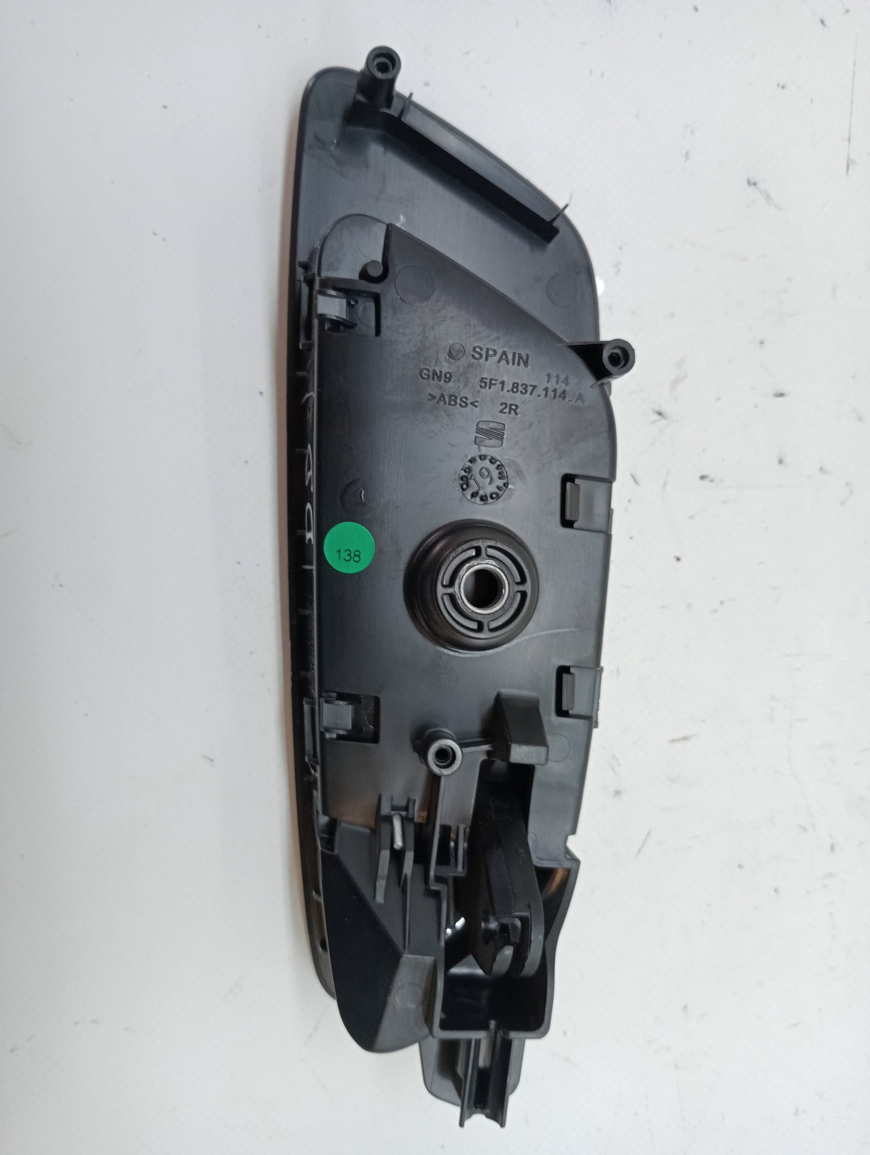 Maneta interior delantera derecha SEAT ATECA (KH7) 2
