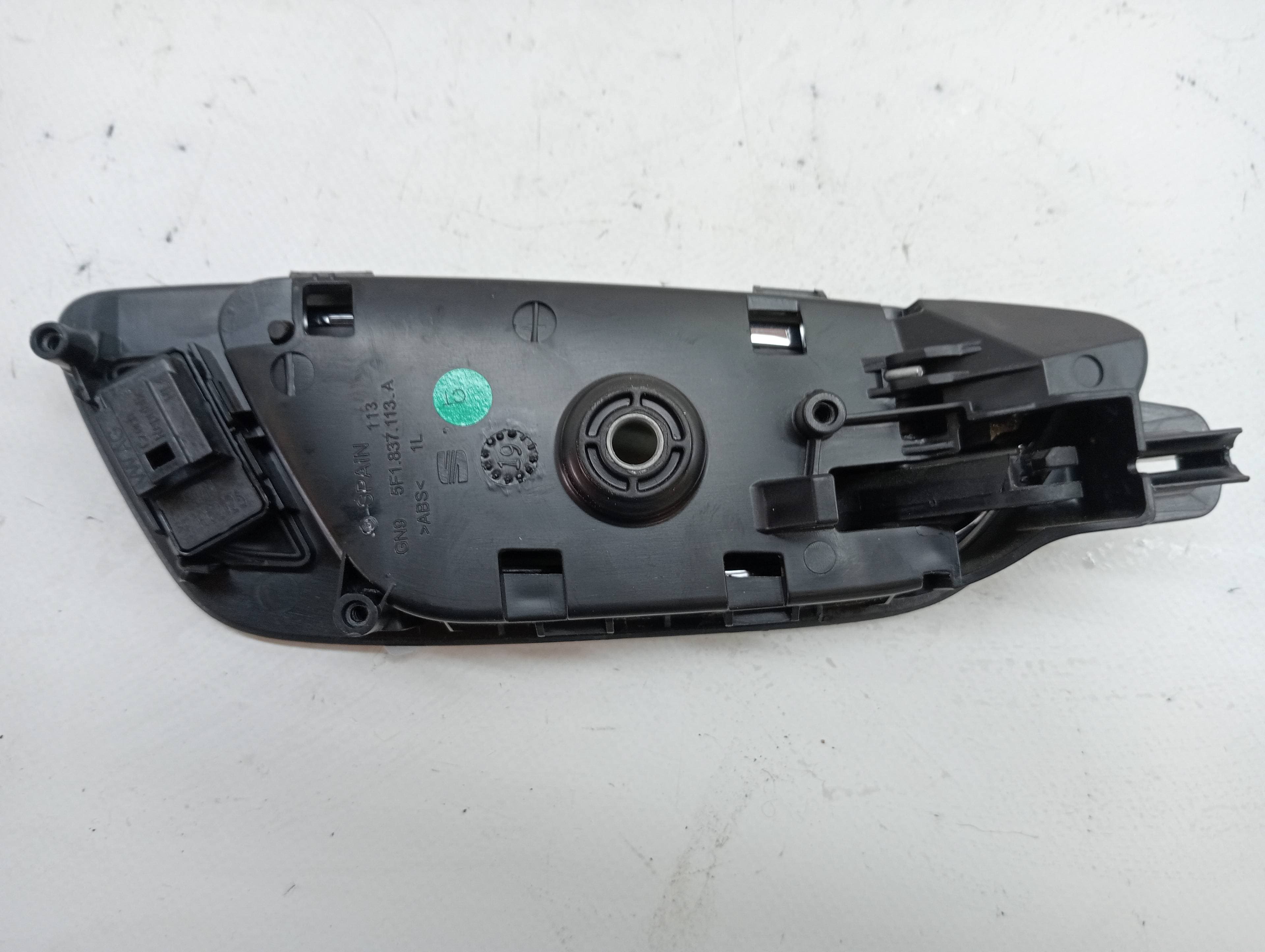 Maneta interior delantera izquierda SEAT ATECA (KH7)