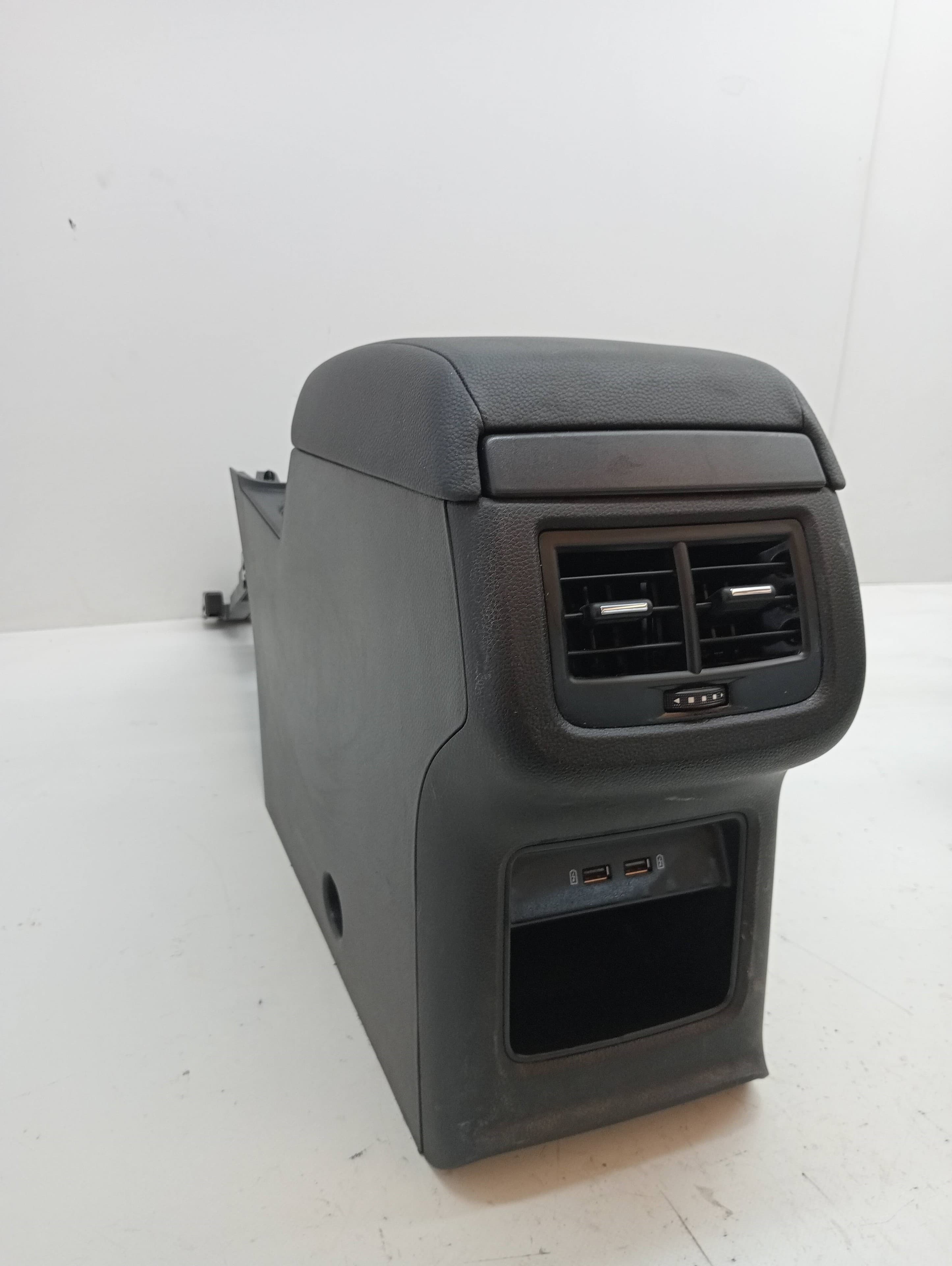 Consola central SEAT ATECA (KH7) 2