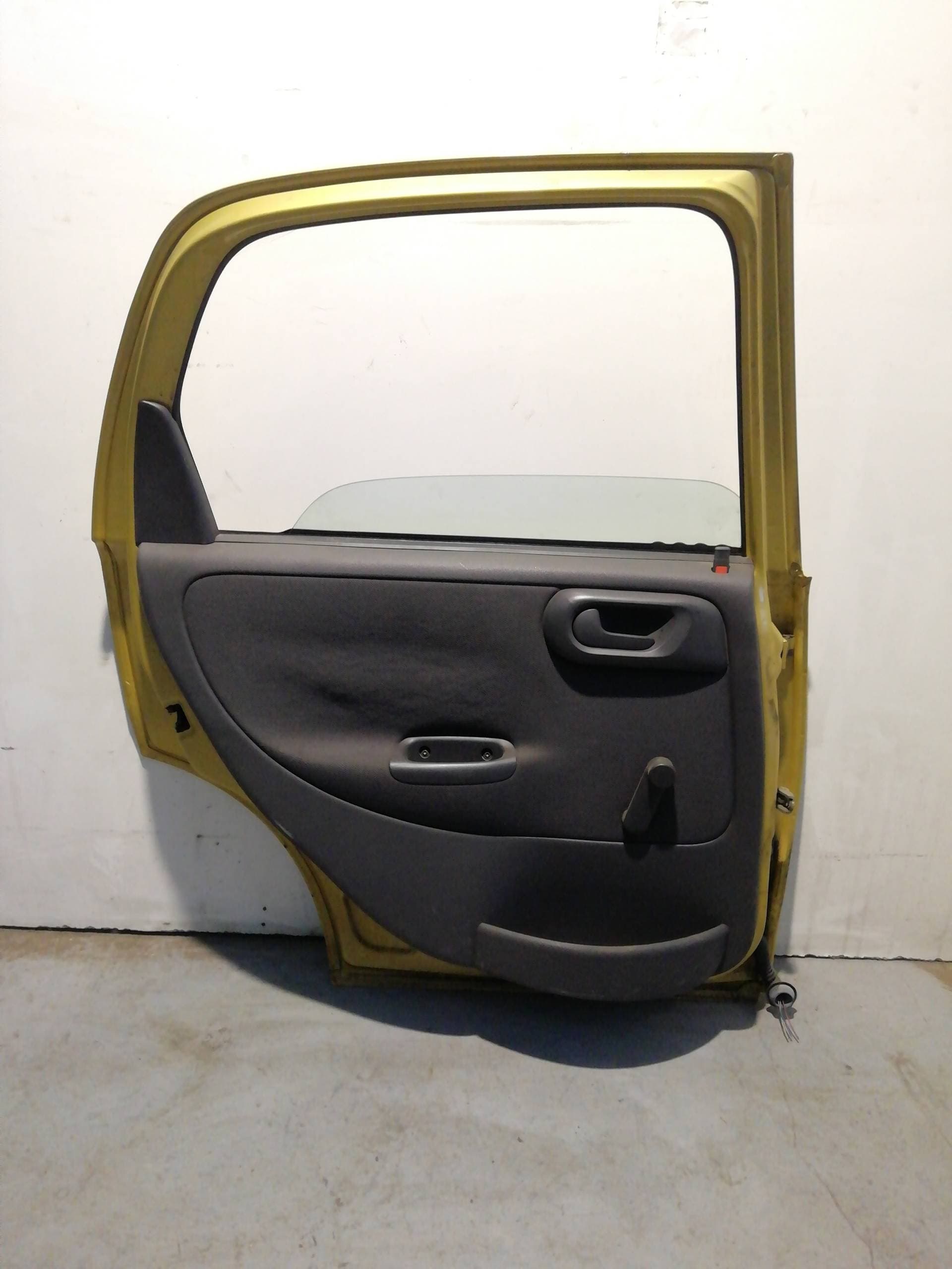 Elevalunas trasero izquierdo OPEL CORSA C 2