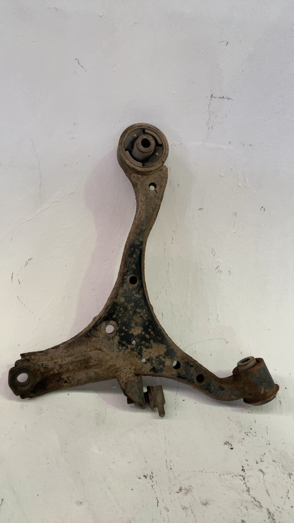 Brazo suspension inferior delantero izquierdo HONDA CIVIC VII HATCHBACK (EU, EP, EV)