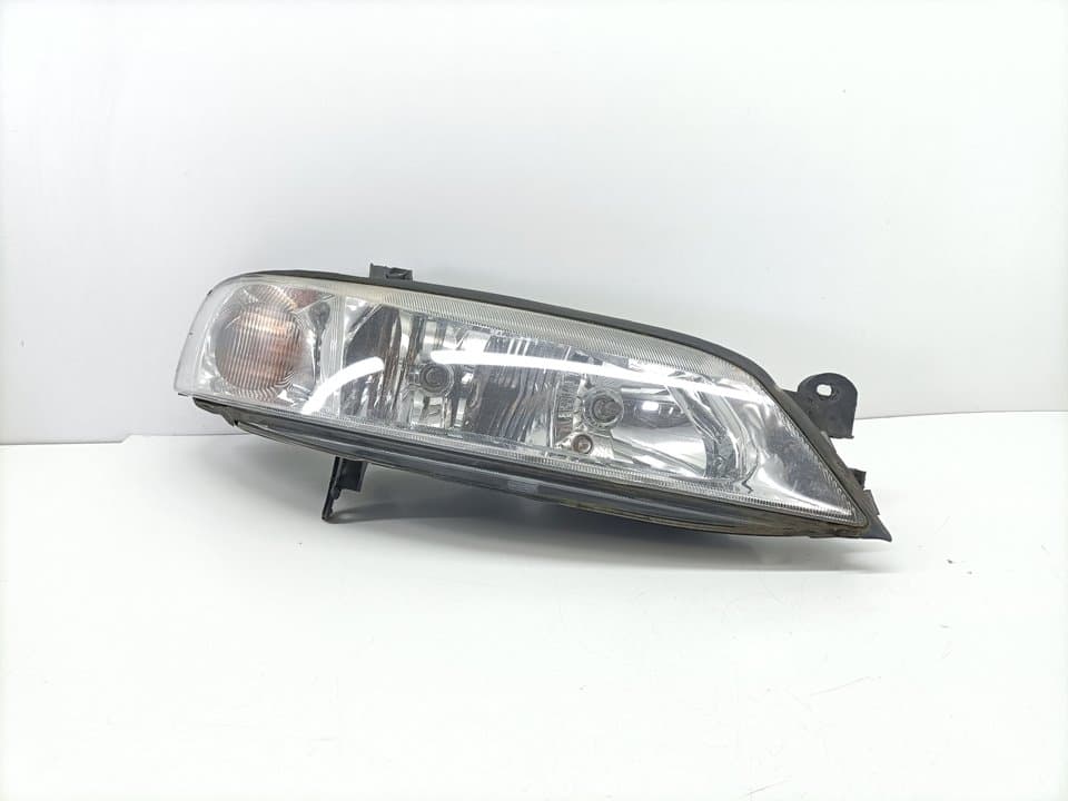 Faro derecho OPEL VECTRA B BERLINA