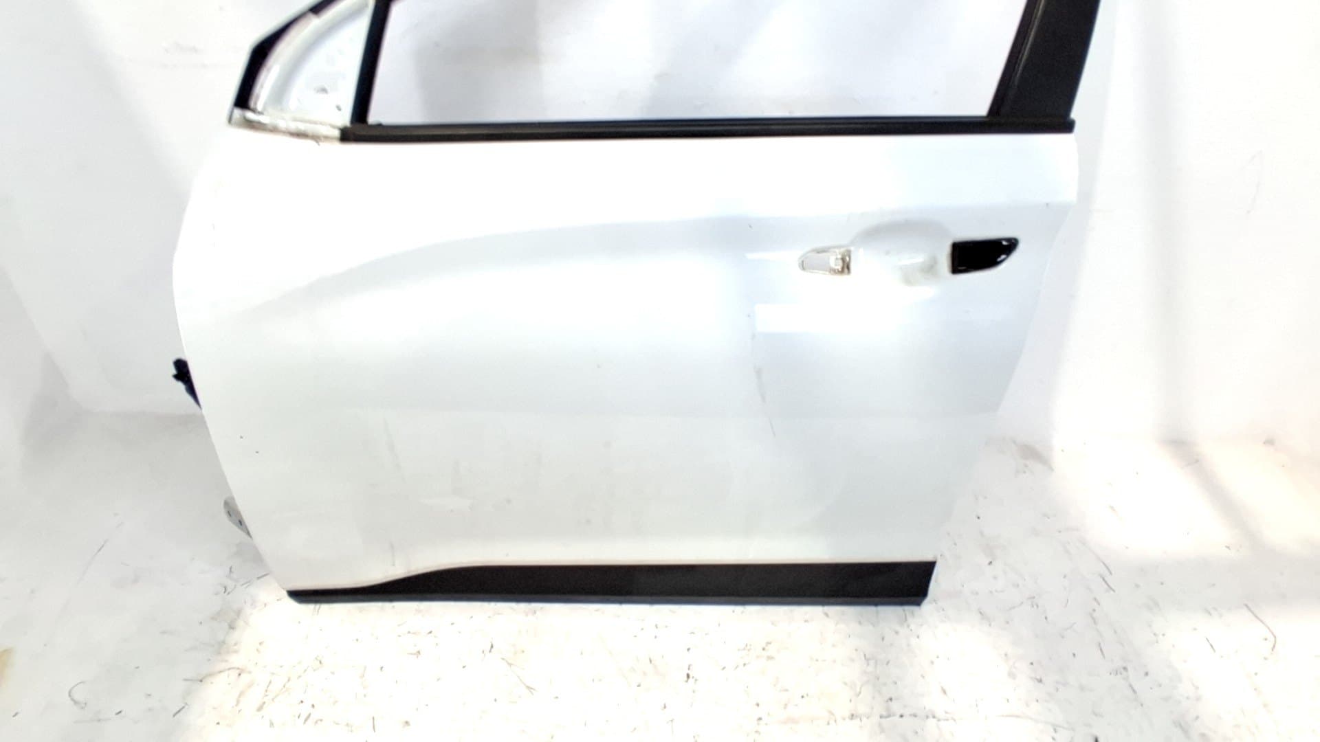 Puerta delantera izquierda HYUNDAI KONA 2