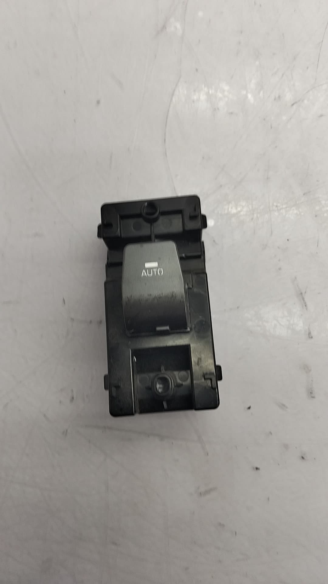 Mando elevalunas delantero derecho HYUNDAI IONIQ