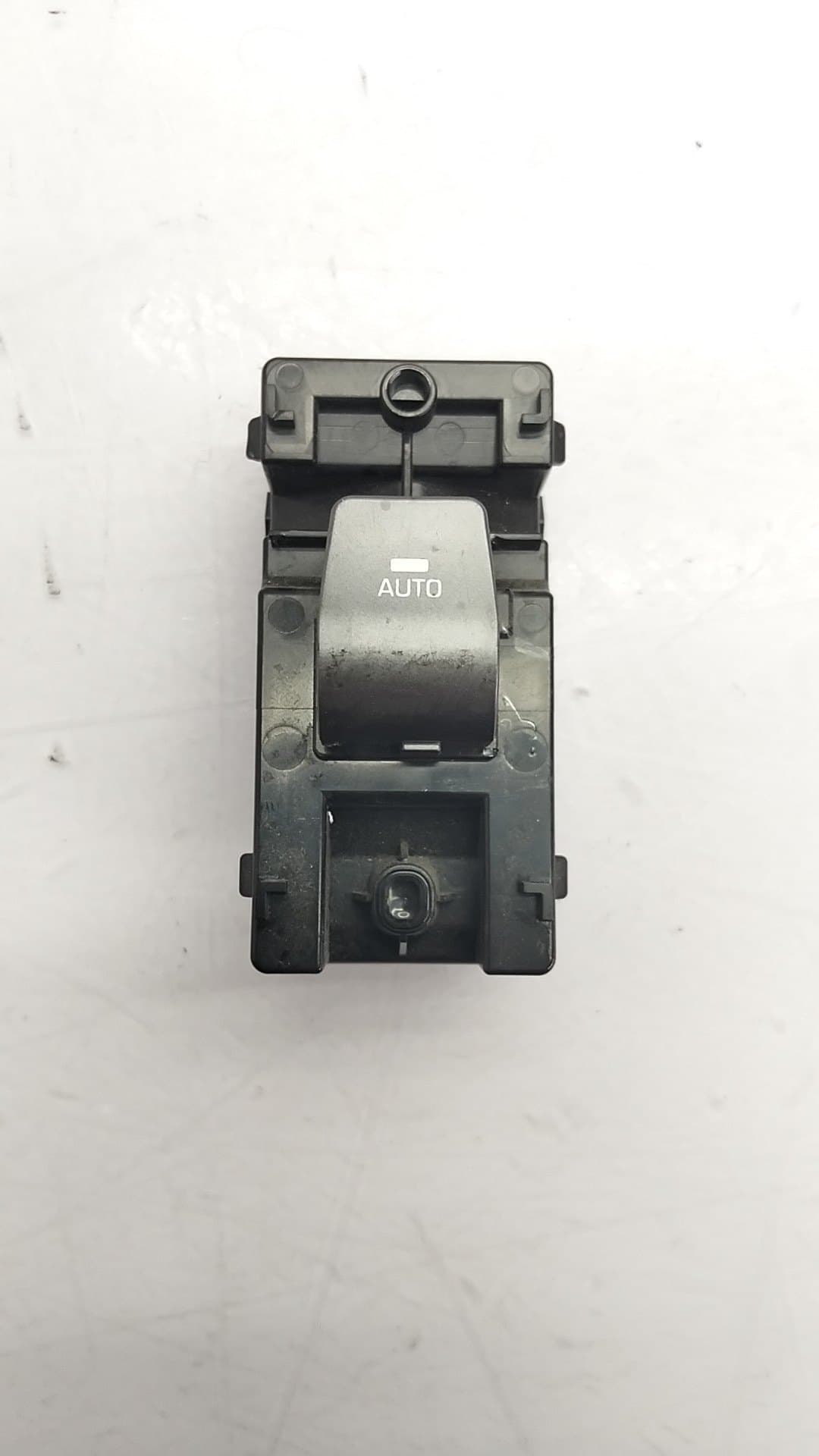 Mando elevalunas delantero derecho HYUNDAI IONIQ 3