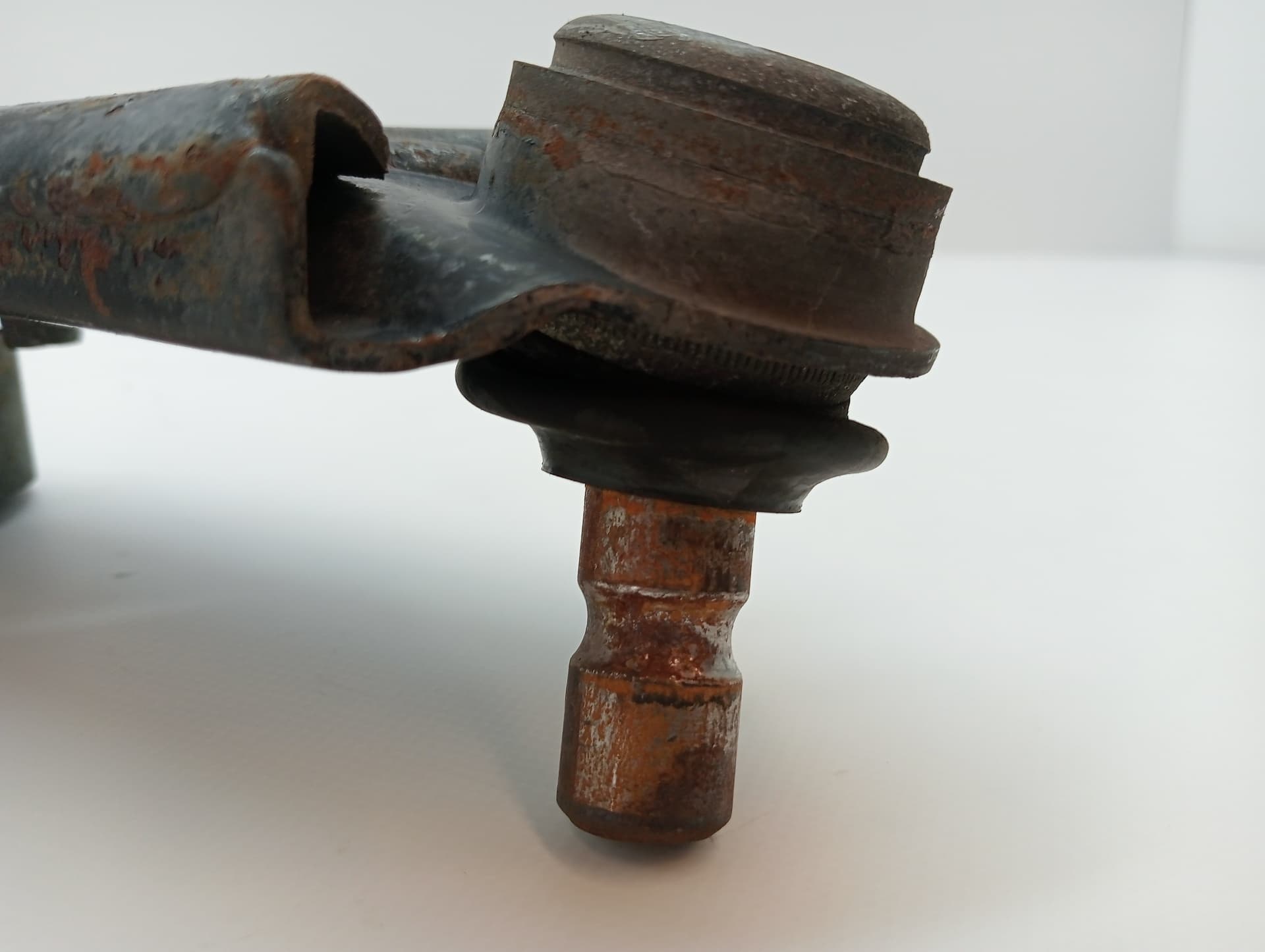 Brazo suspension inferior delantero izquierdo MAZDA 3 (BK) 2