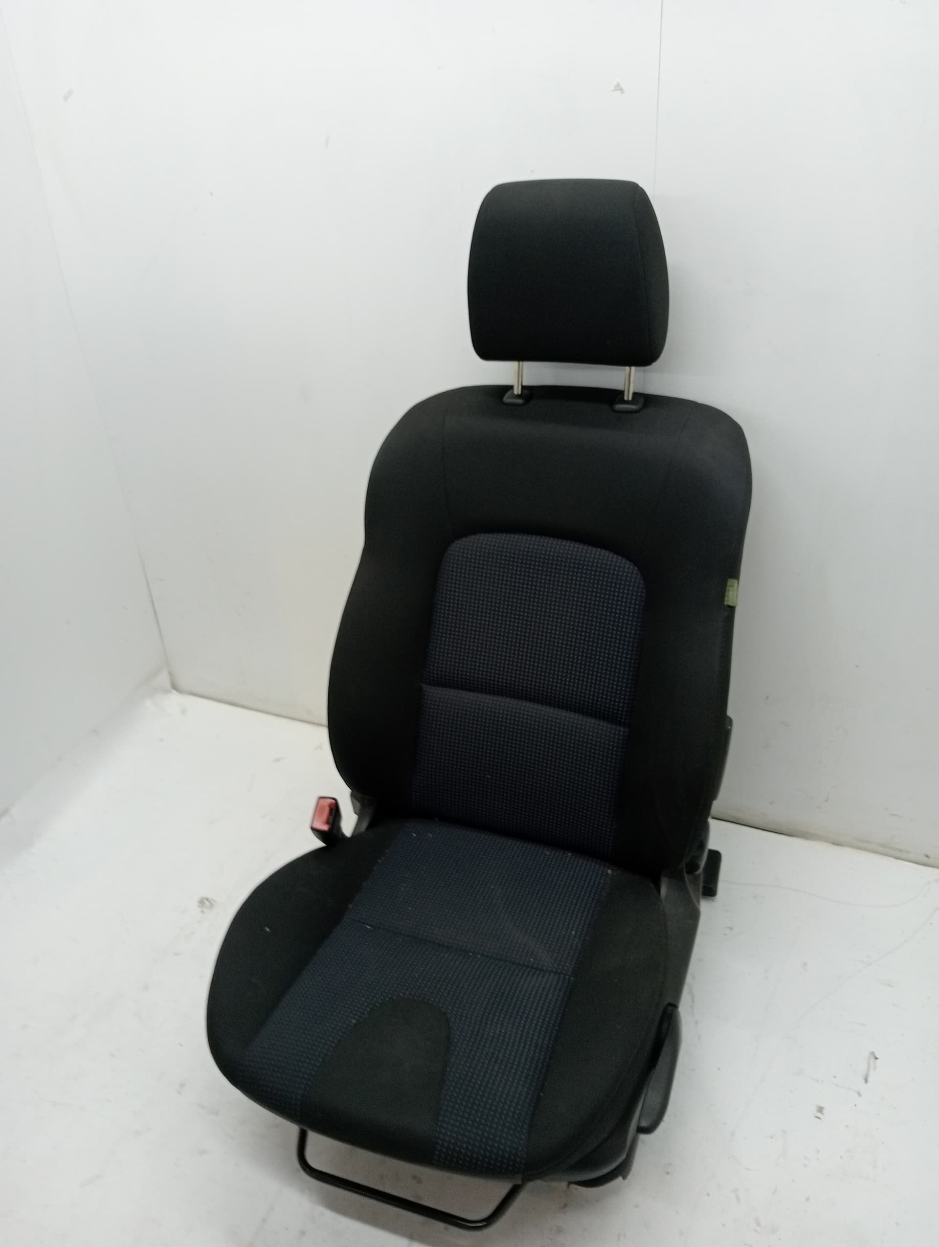 Asiento delantero izquierdo MAZDA 3 (BK)