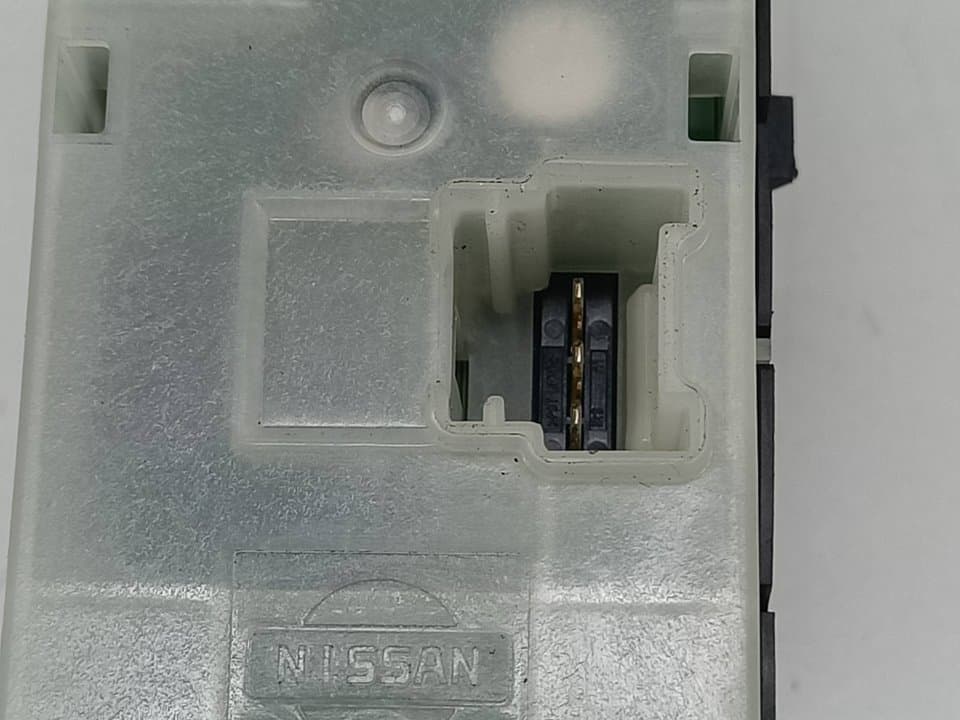 Mando elevalunas delantero izquierdo NISSAN QASHQAI (J10) 2