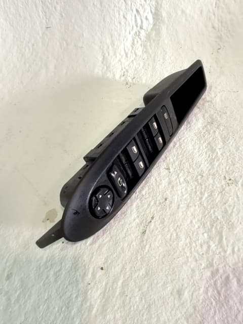 Mando elevalunas delantero izquierdo CITROEN C4 II (NC_)