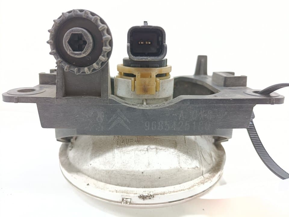 Faro antiniebla derecho PEUGEOT 3008 2