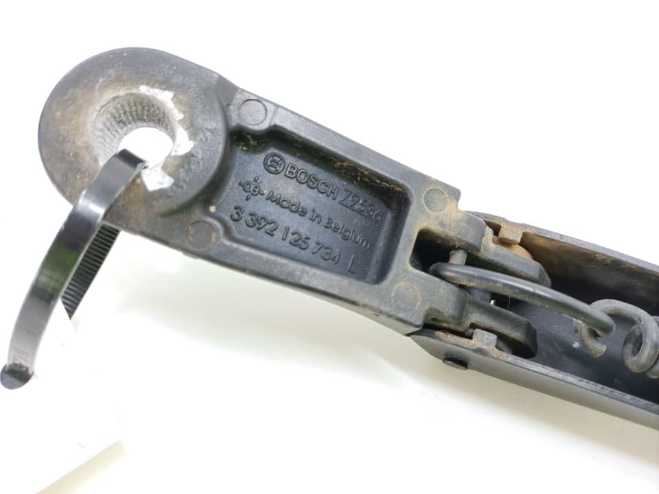 Brazo limpia delantero izquierdo PEUGEOT 3008 2