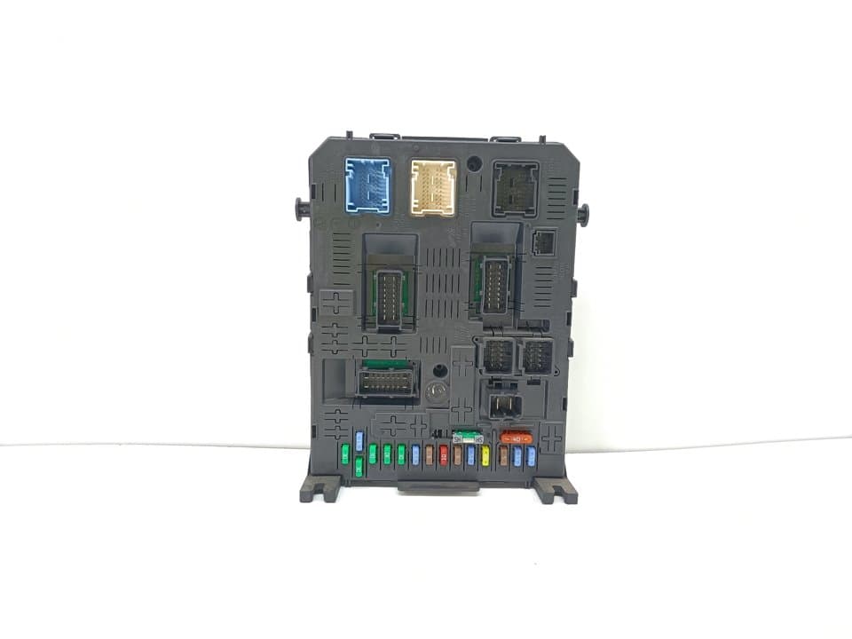 Caja reles / fusibles PEUGEOT 3008