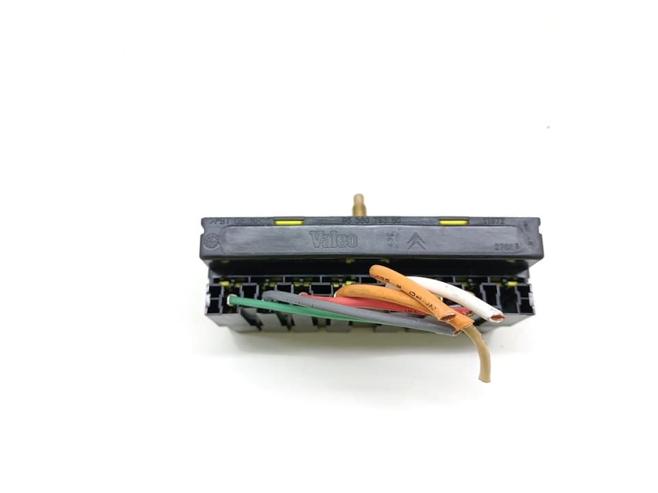 Caja reles / fusibles PEUGEOT 3008 3
