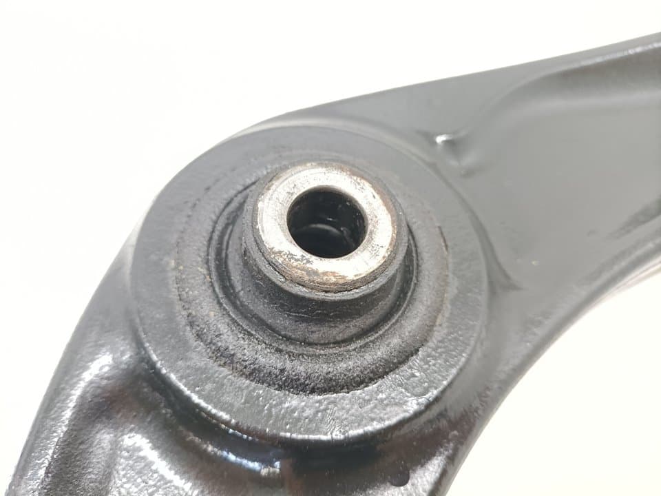 Brazo suspension inferior delantero izquierdo PEUGEOT 3008 2