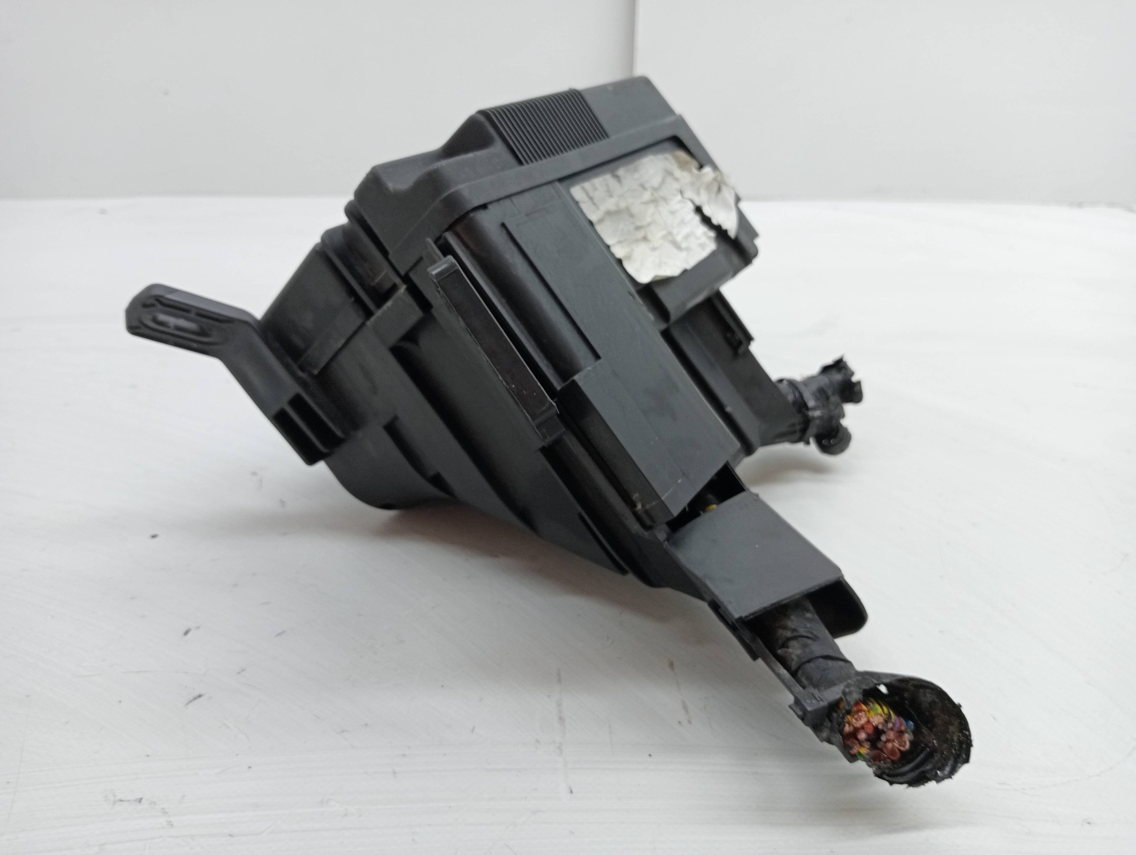 Caja reles / fusibles FORD FIESTA BERLINA 2