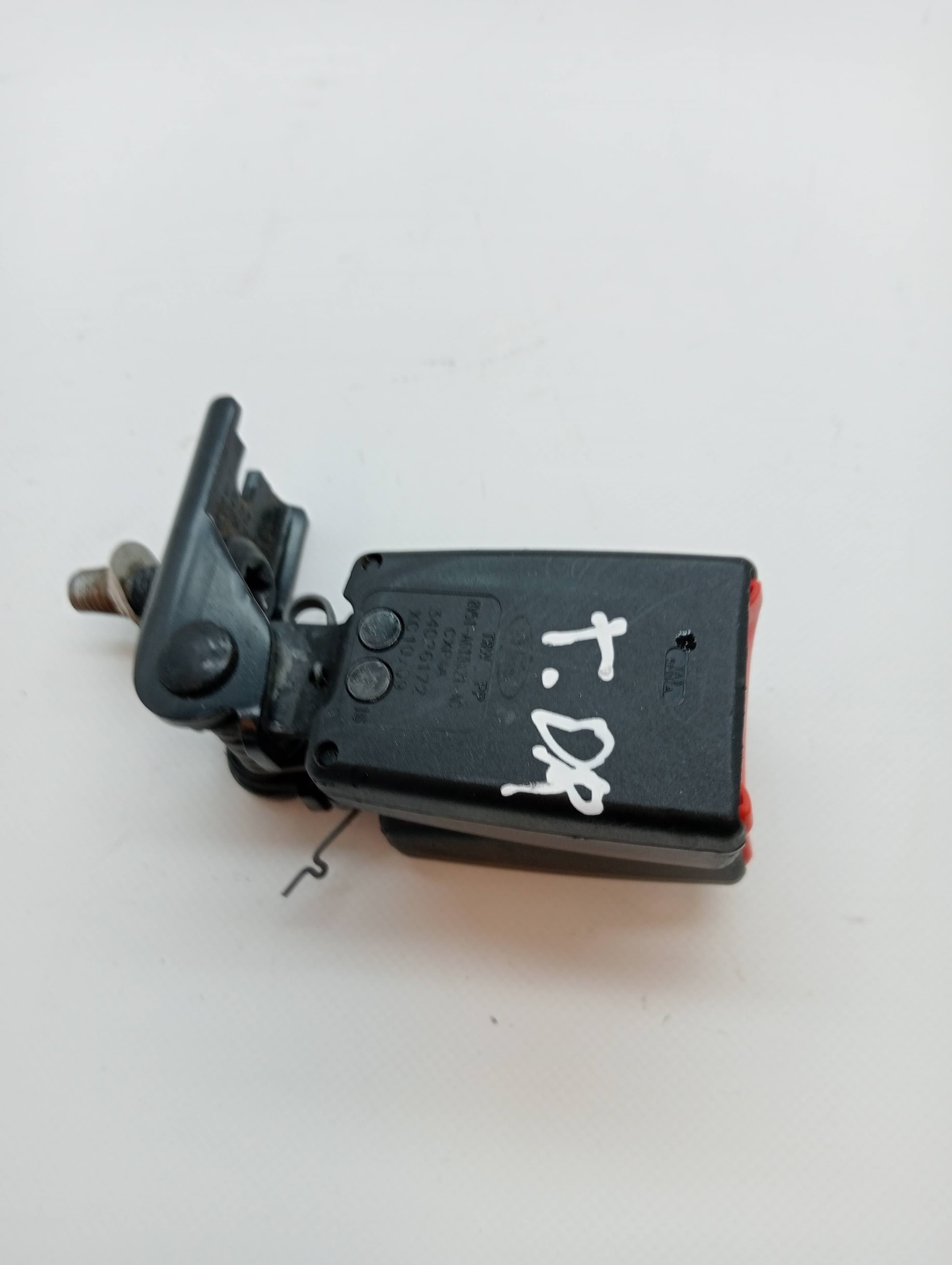 Enganche cinturon FORD FIESTA BERLINA 3