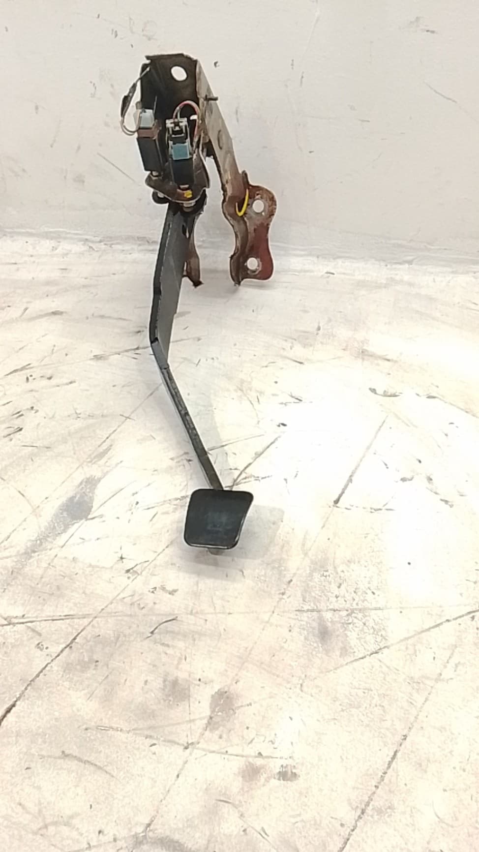 Pedal freno NISSAN TERRANO (WD21)