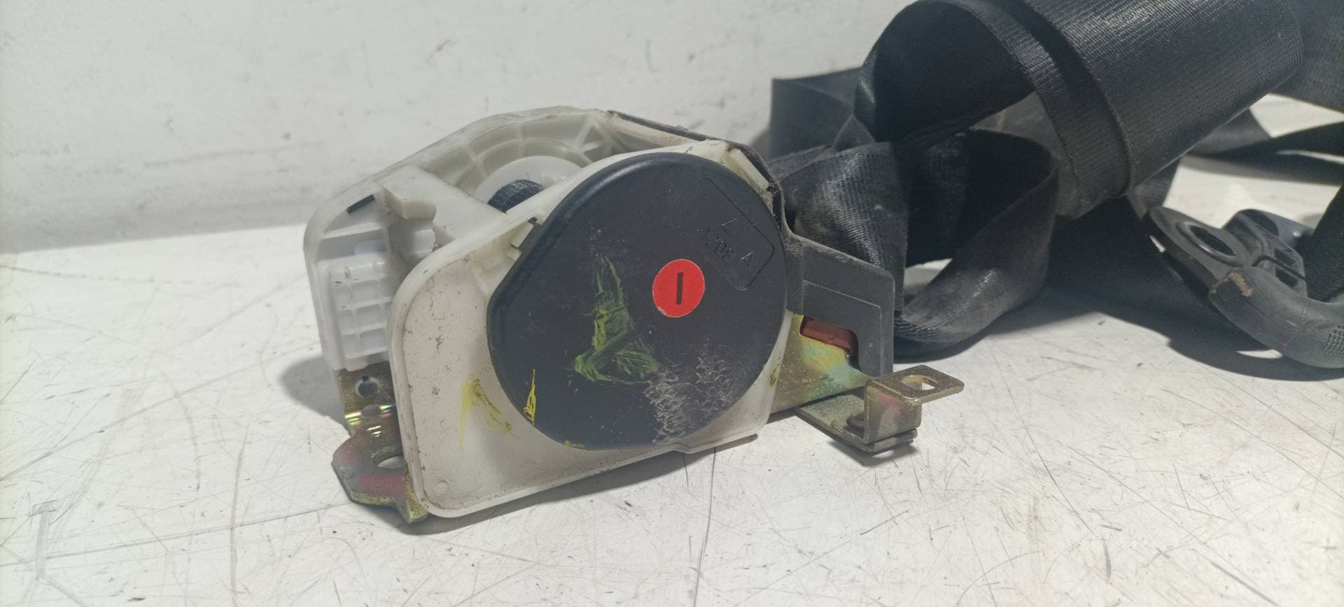 Cinturon seguridad delantero izquierdo SEAT CORDOBA BERLINA (6K2) 3