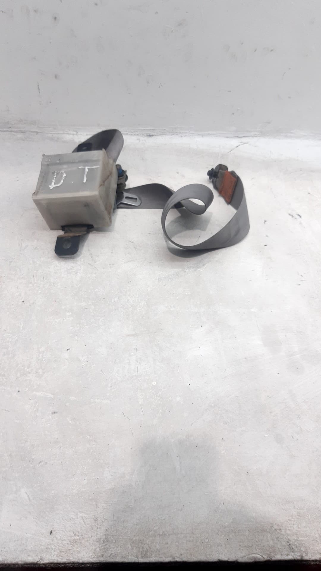 Cinturon seguridad delantero izquierdo MITSUBISHI L200 (K3_T, K2_T, K1_T, K0_T)