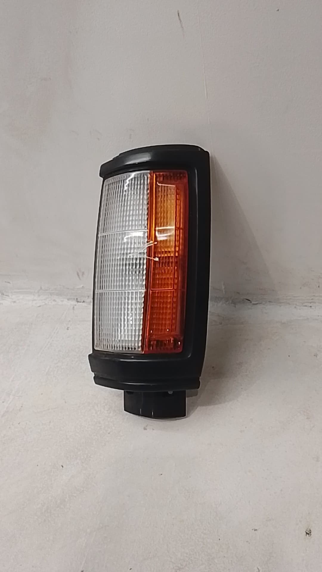 Faro izquierdo MITSUBISHI L200 (K3_T, K2_T, K1_T, K0_T)