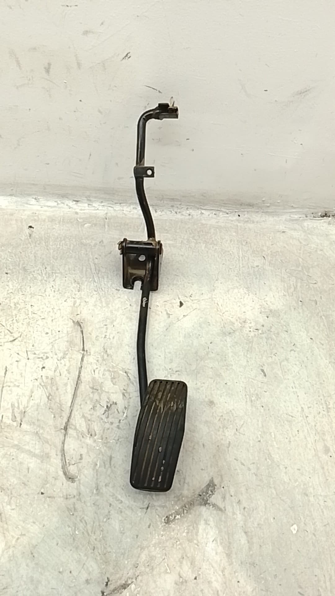 Pedal acelerador MITSUBISHI L200 (K3_T, K2_T, K1_T, K0_T)