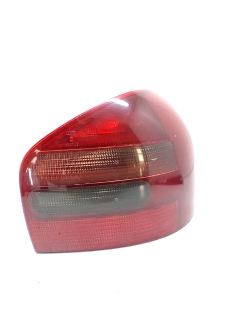 Piloto trasero derecho AUDI A3 (8L)