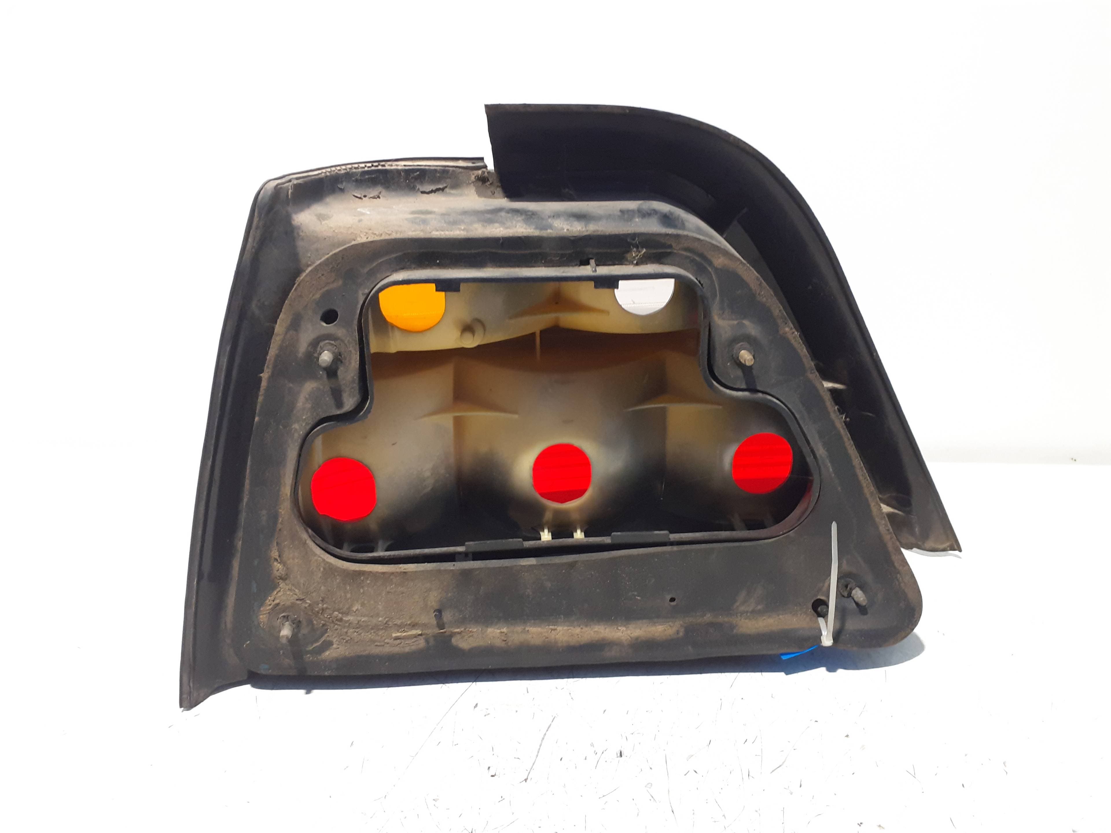 Piloto trasero derecho DAEWOO NEXIA 2