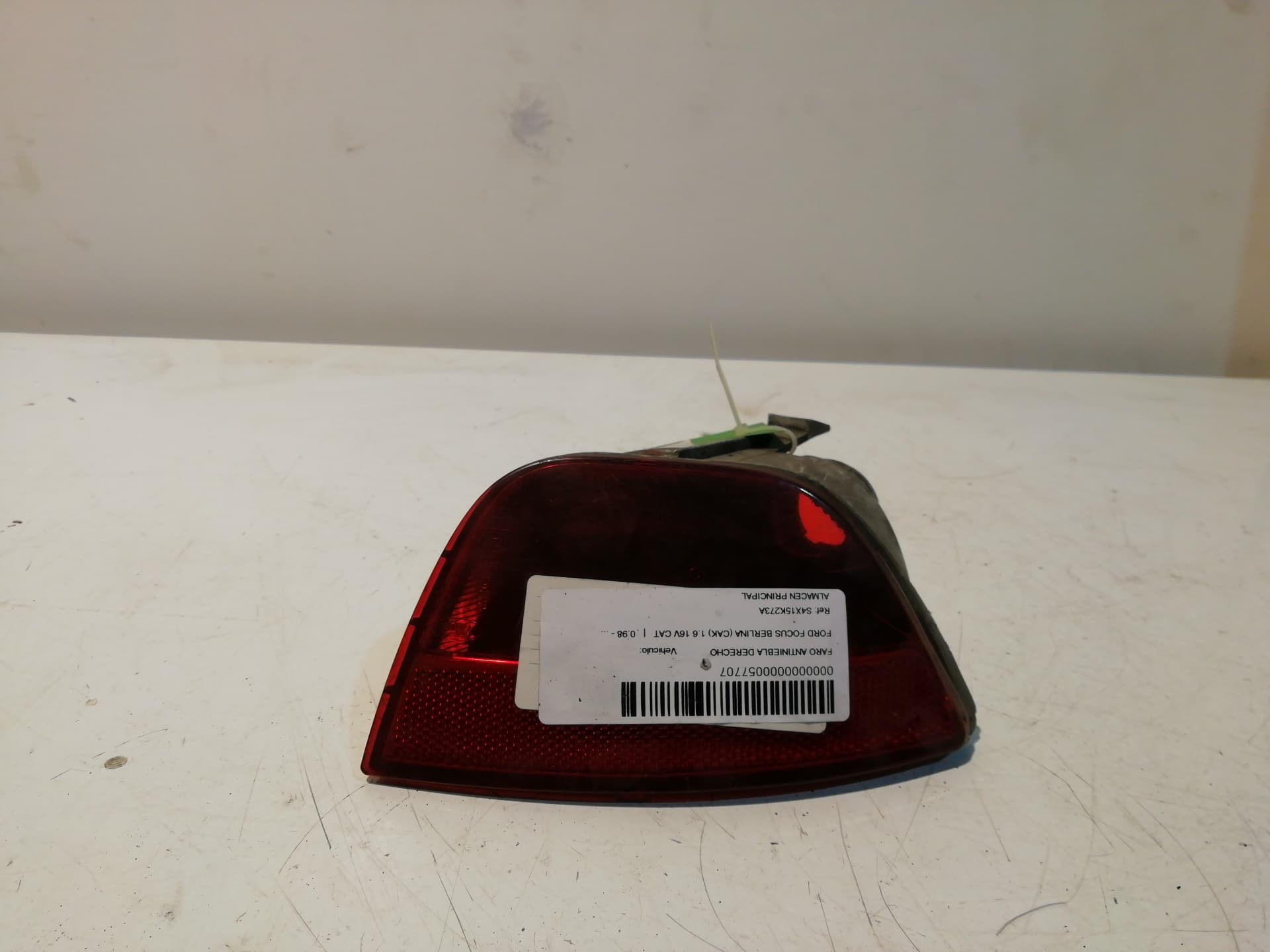 Faro antiniebla derecho FORD FOCUS BERLINA (CAK)