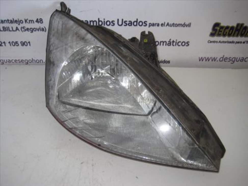 Faro derecho FORD FOCUS BERLINA (CAK)