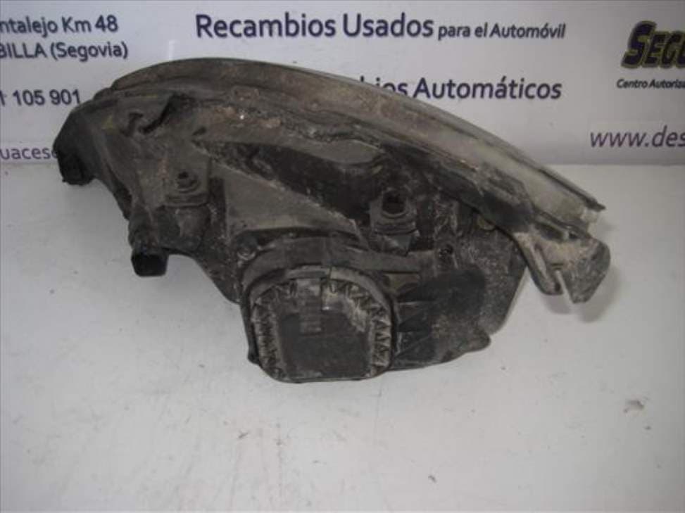 Faro derecho FORD FOCUS BERLINA (CAK) 2