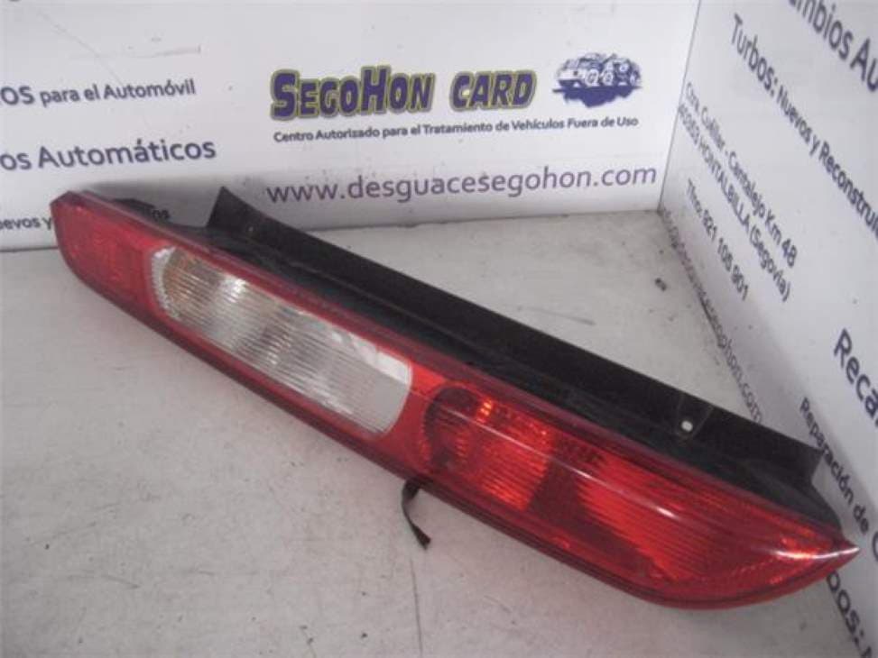 Piloto trasero izquierdo FORD FOCUS BERLINA (CAK)