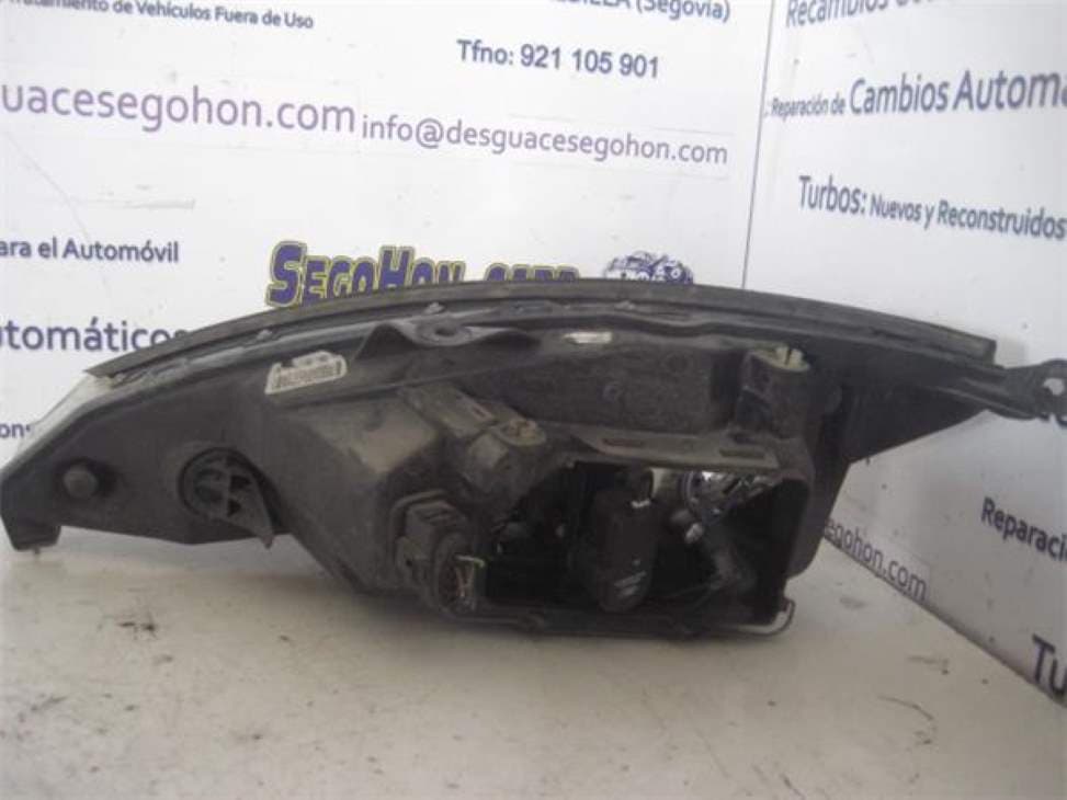Faro derecho FORD FOCUS BERLINA (CAK) 2
