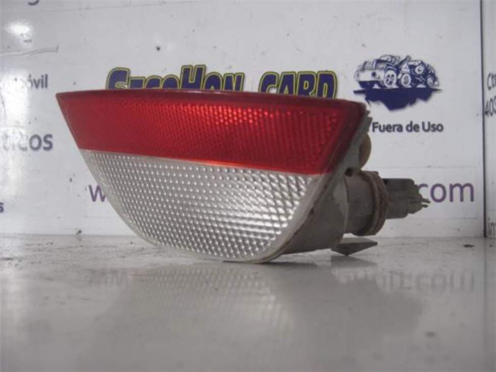 Piloto trasero derecho paragolpes FORD FOCUS BERLINA (CAK) 3