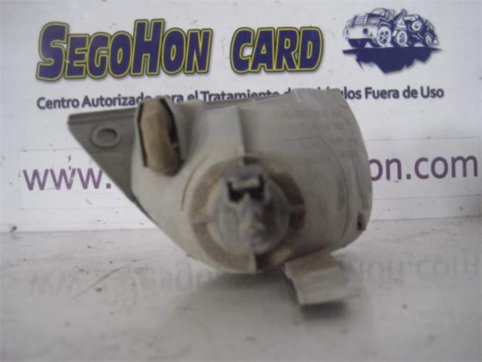Piloto trasero derecho paragolpes FORD FOCUS BERLINA (CAK) 2