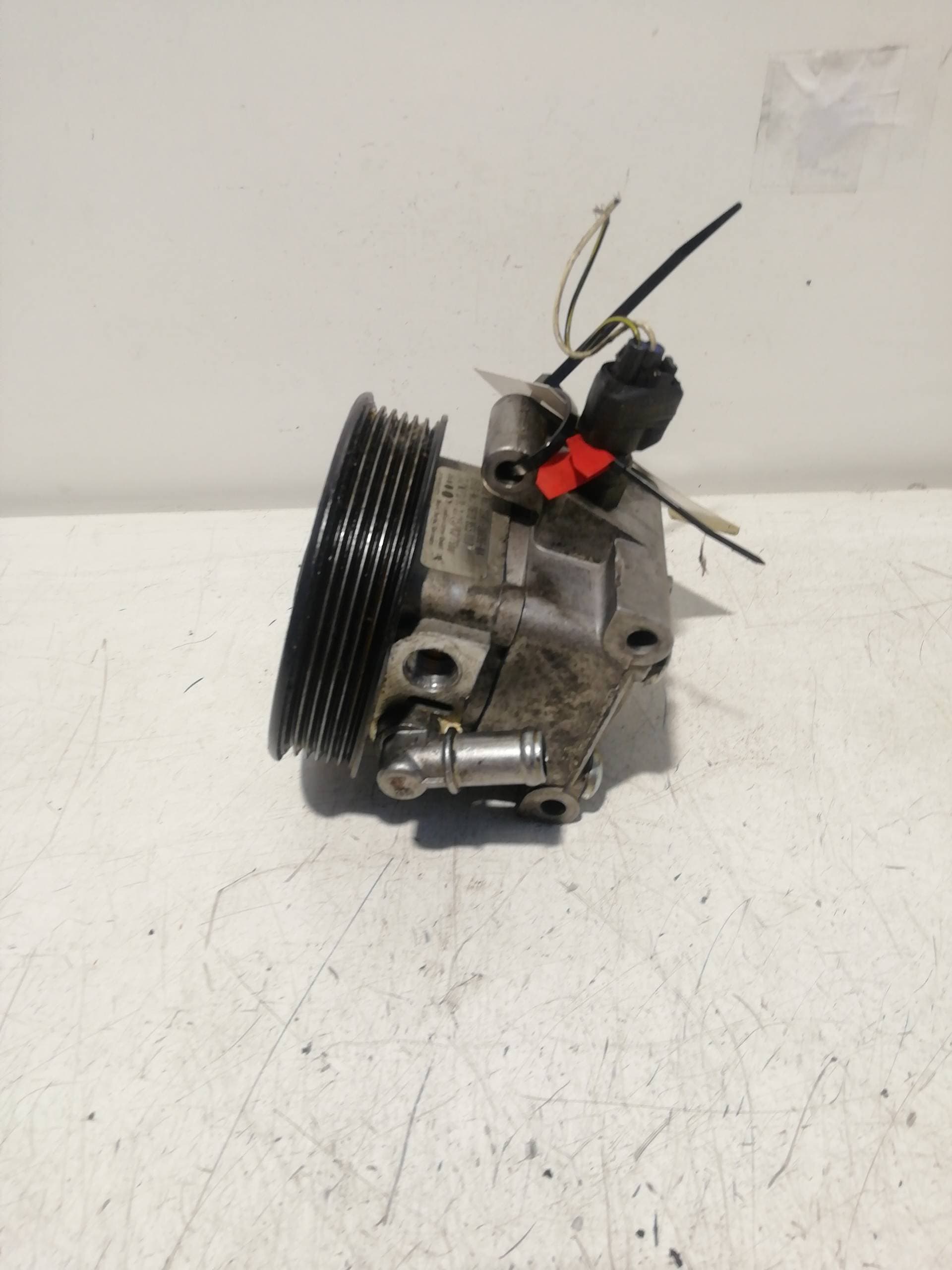 Bomba direccion FORD FOCUS BERLINA (CAK) 5