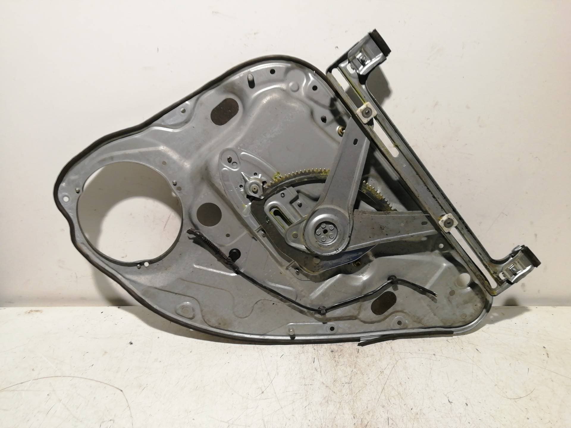 Elevalunas trasero izquierdo FORD FOCUS BERLINA (CAK) 3